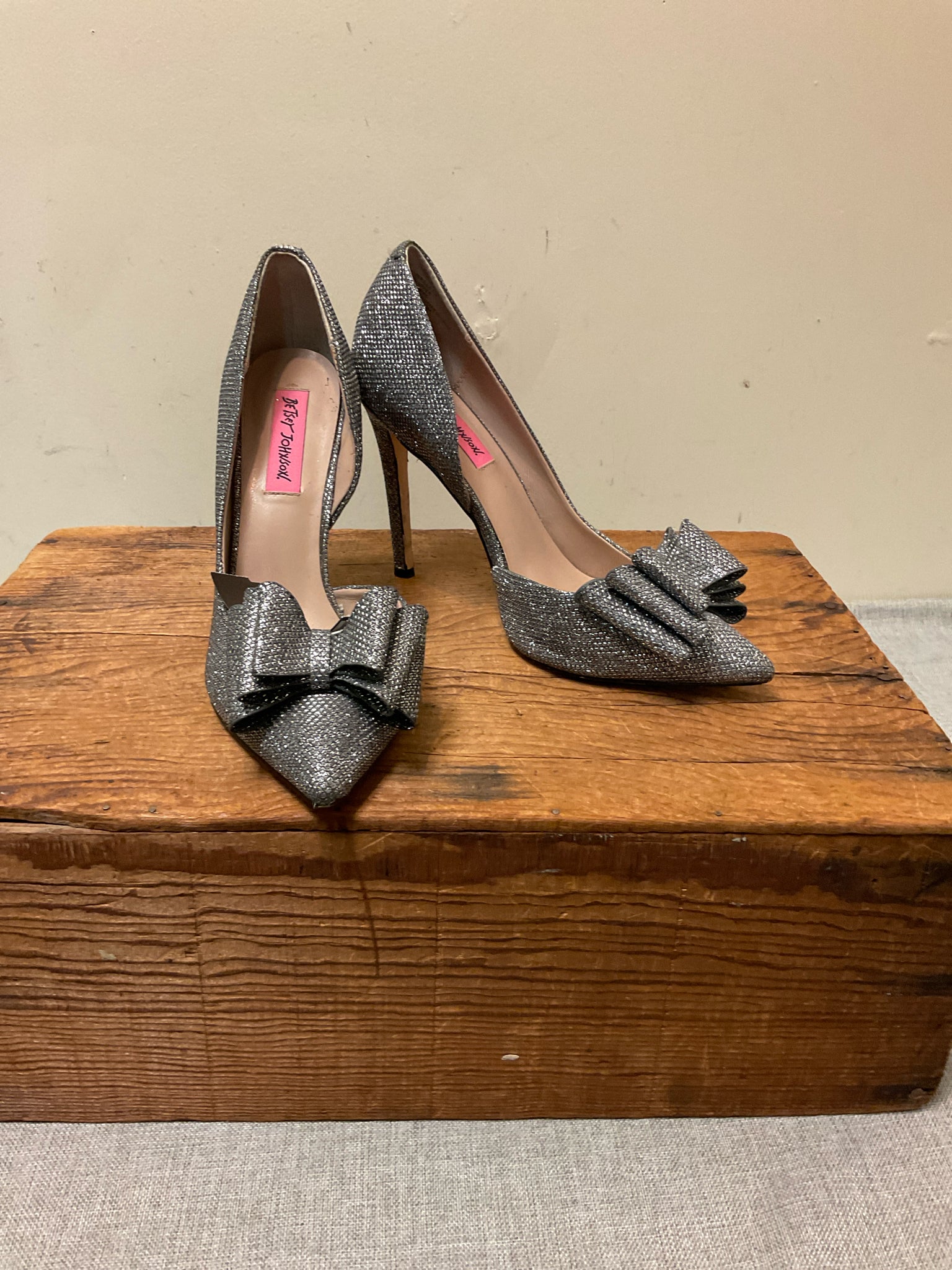 7.5 BETSEY JOHNSON Silver SHOES