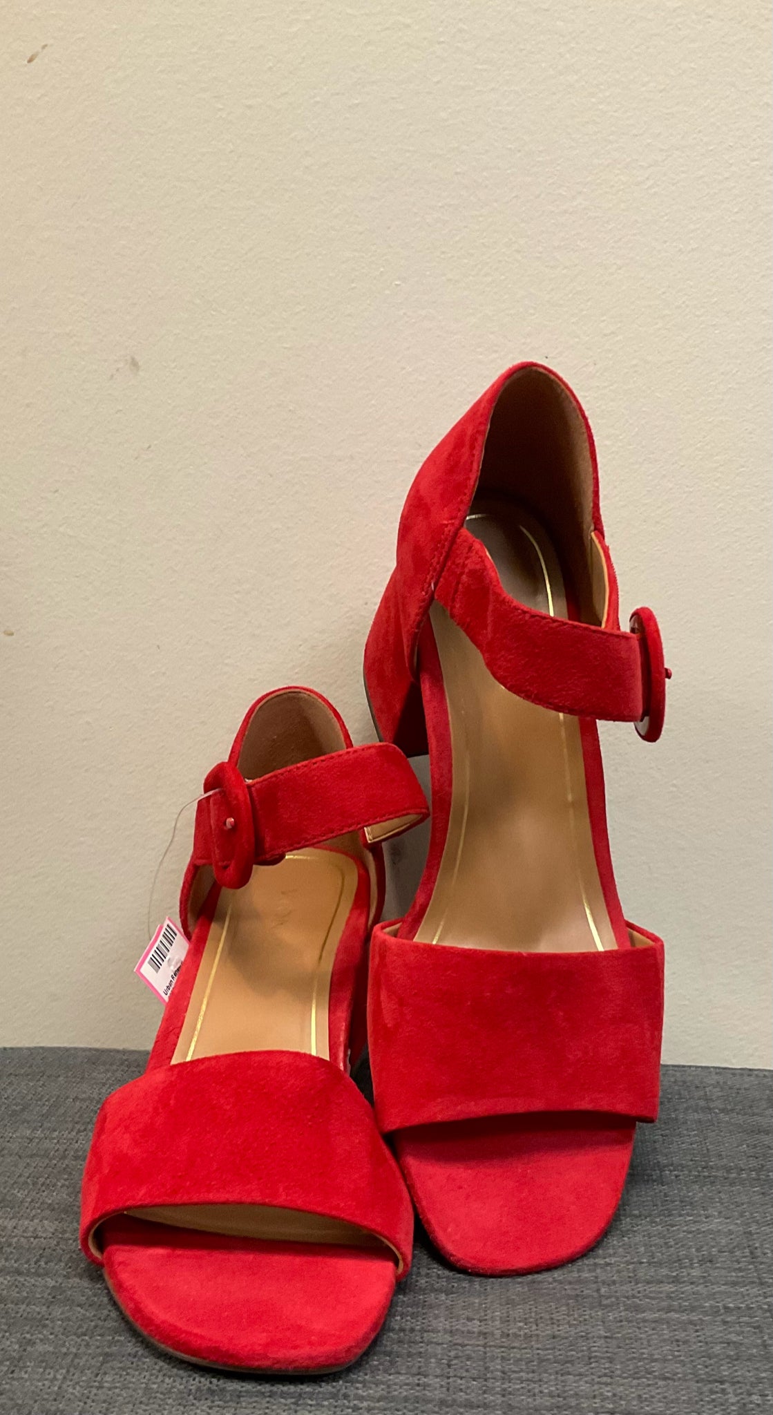 8 VIONIC Red Sandals