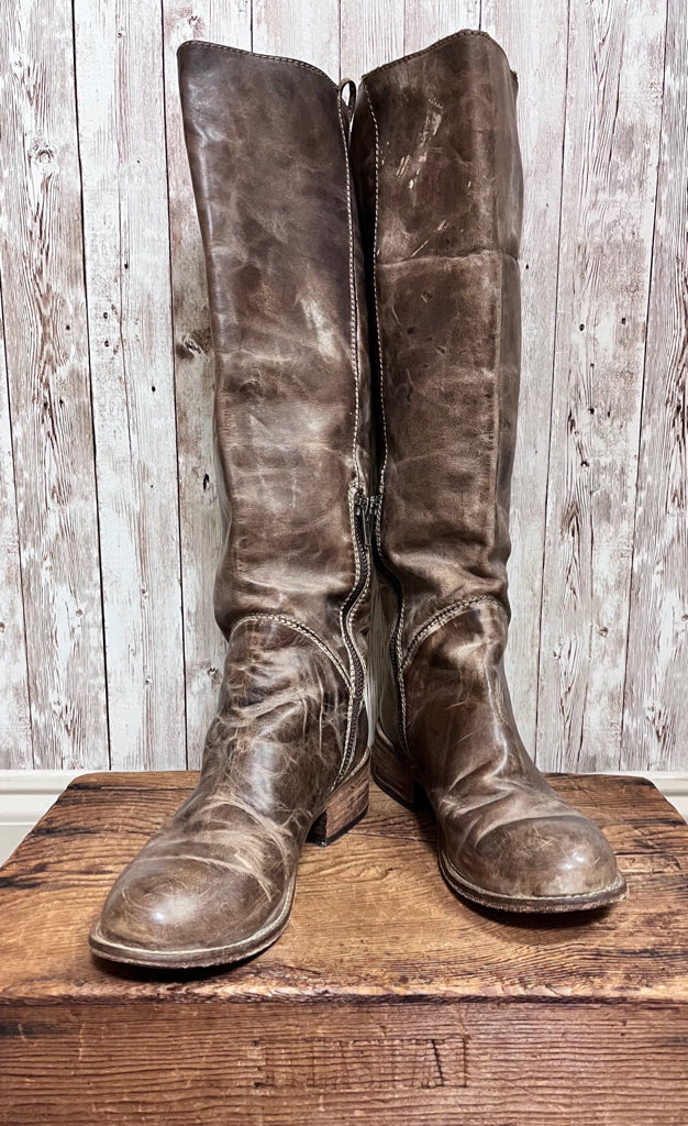 9 CORRAL Brown Boots