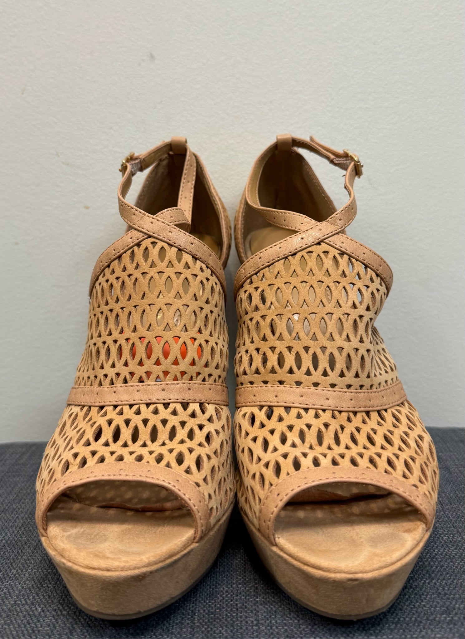9.5 BCBG TOFFEE SHOES