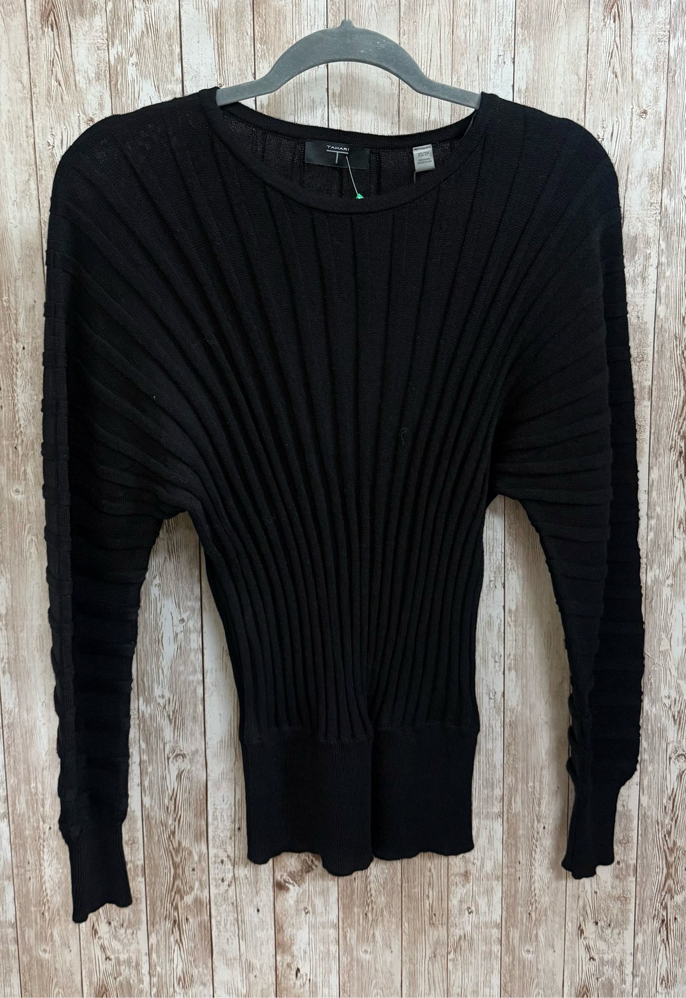 Size XS TAHARI Black Top
