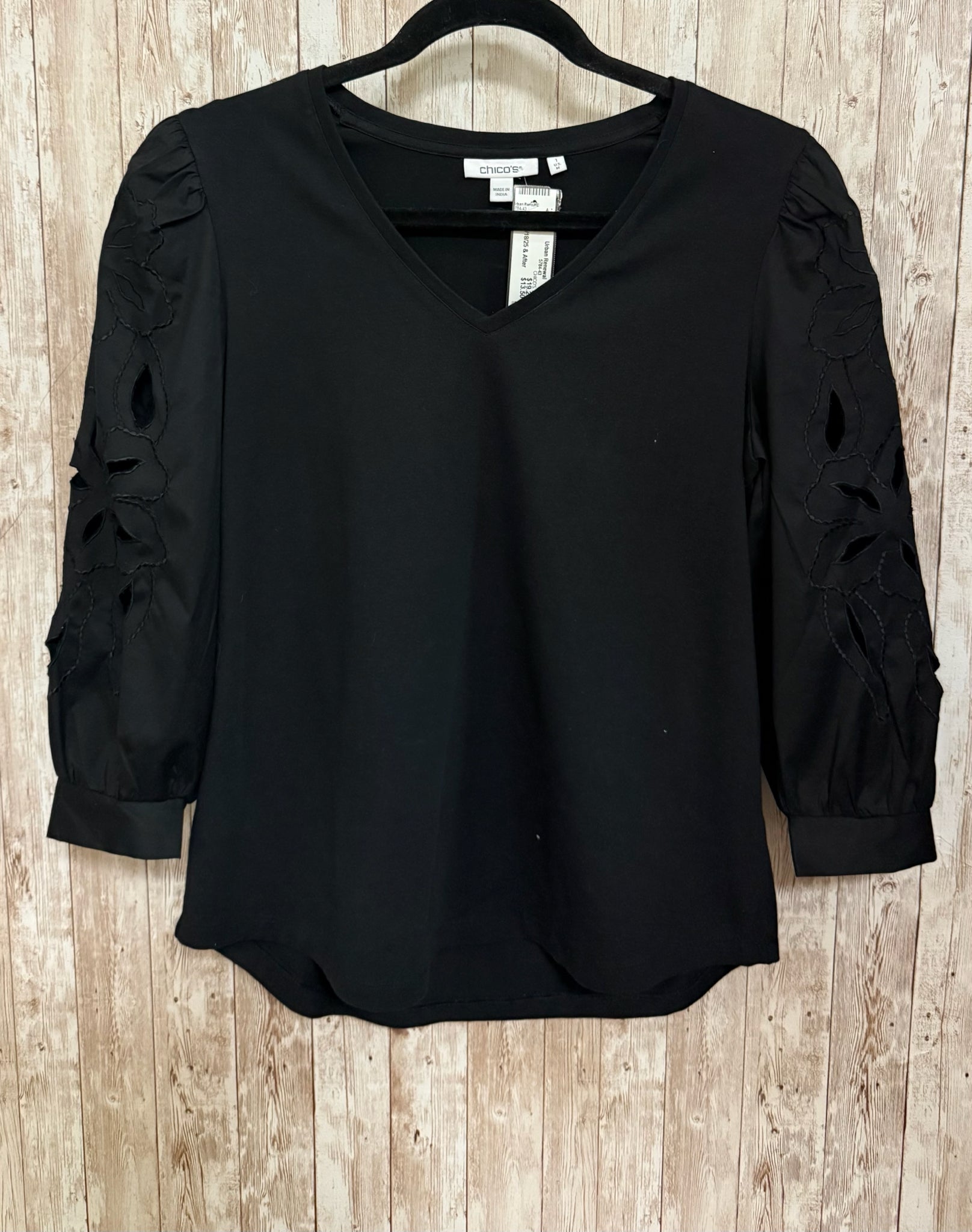 Size M CHICO'S Black Top