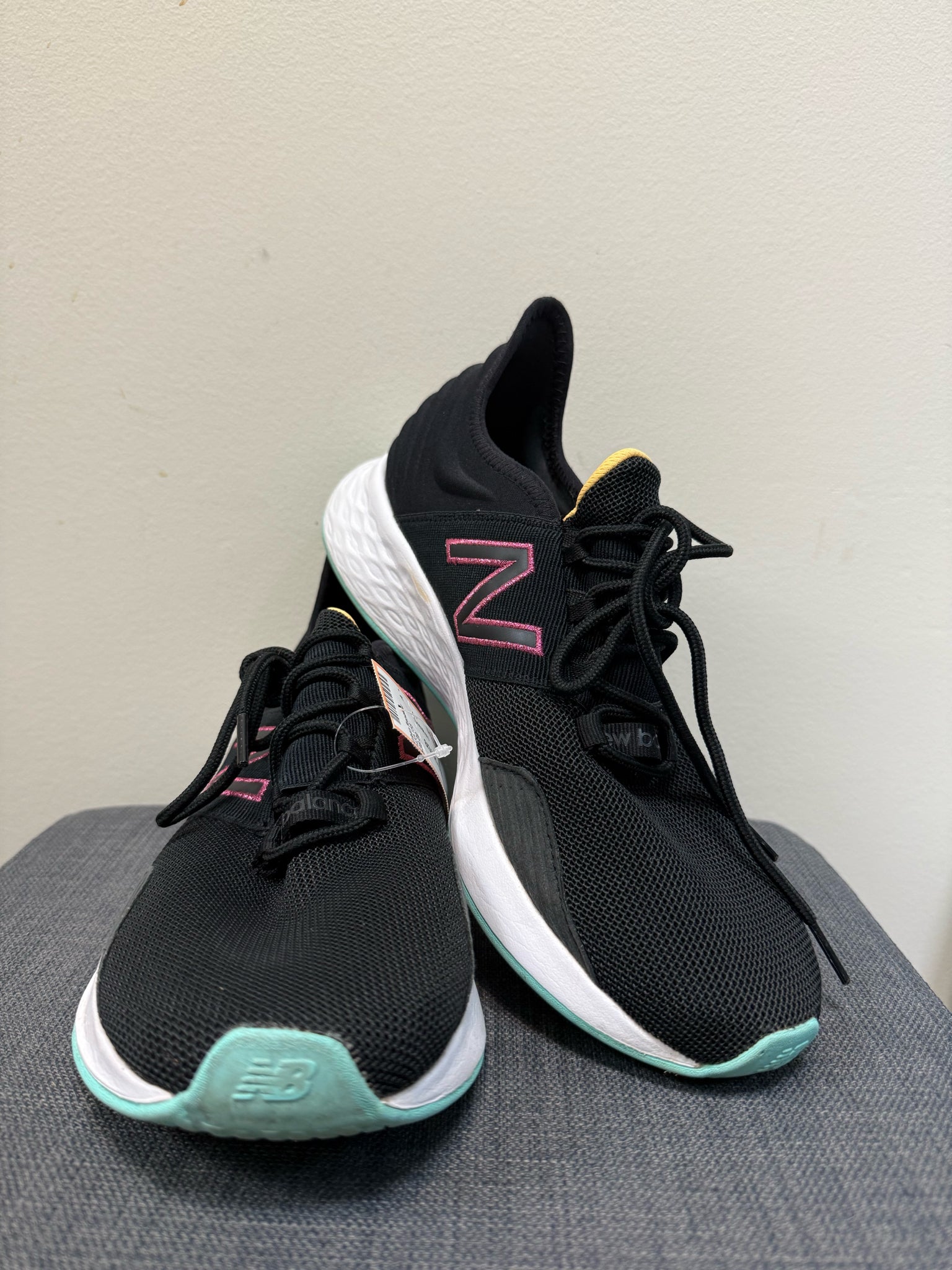NEW BALANCE 10 Black Sneakers