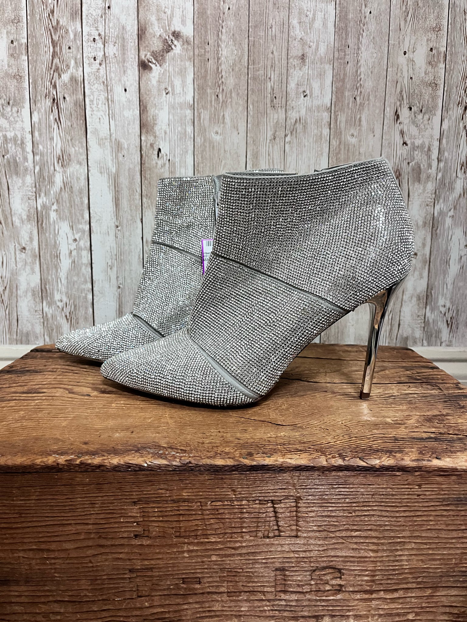 10 STEVE MADDEN Silver Boots