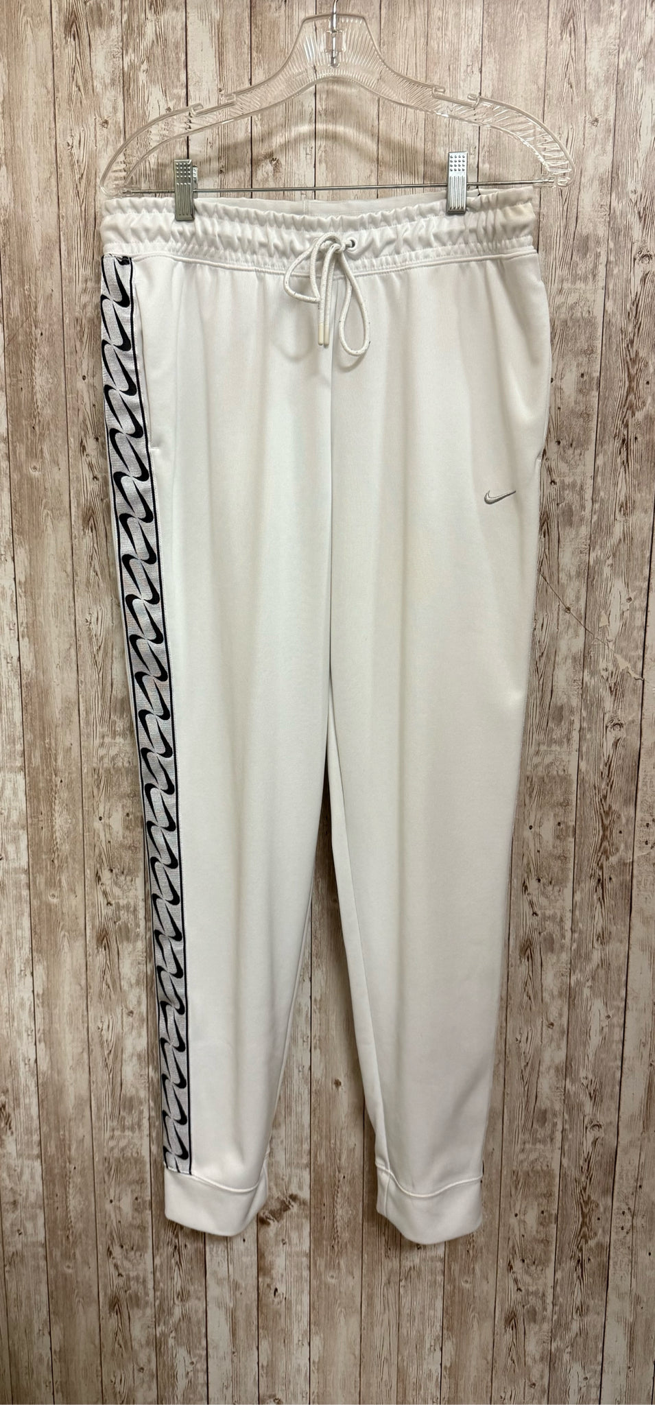 Size L NIKE White 2 PC SET