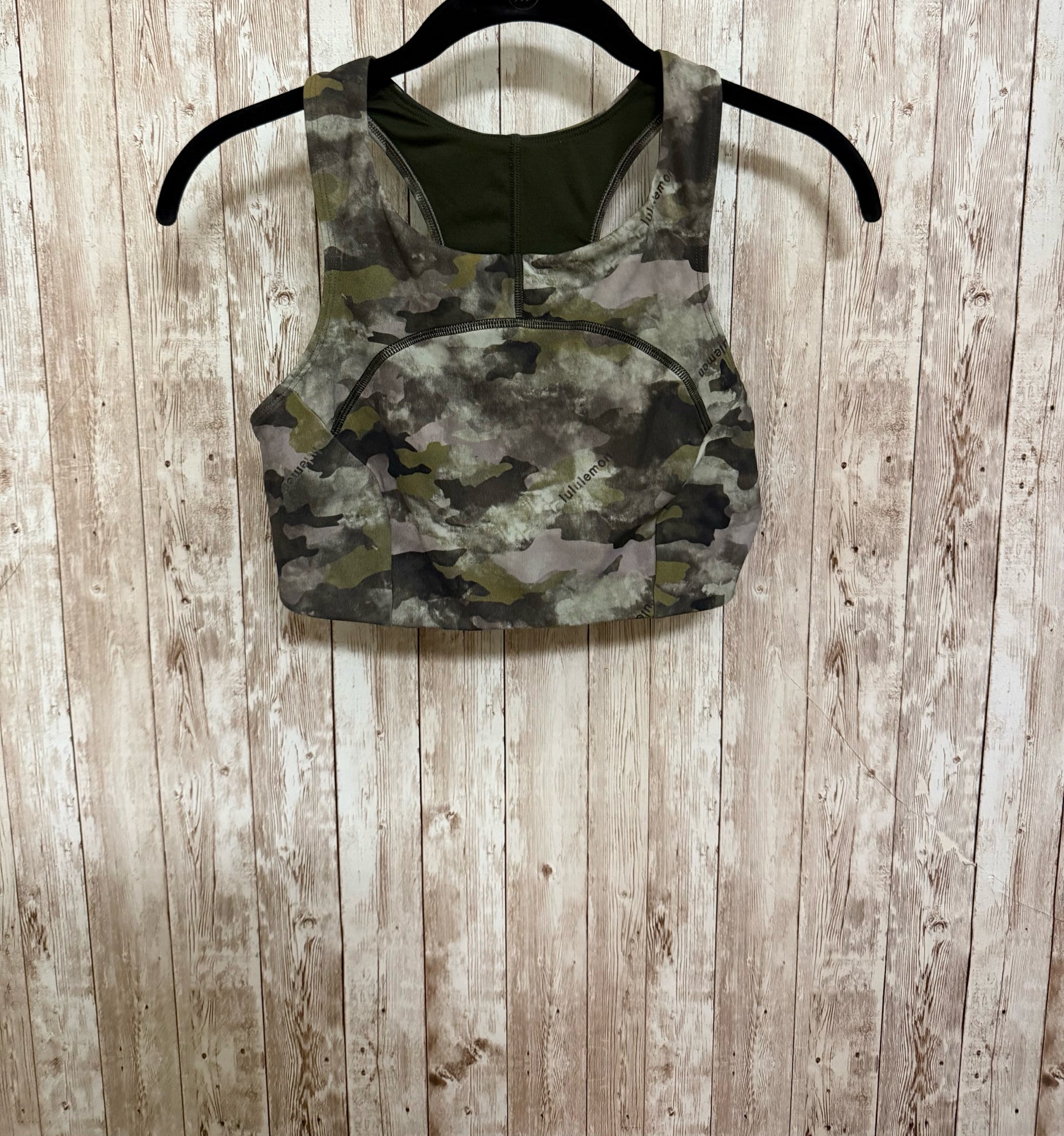 LULULEMON GREEN CAMO Fitness top
