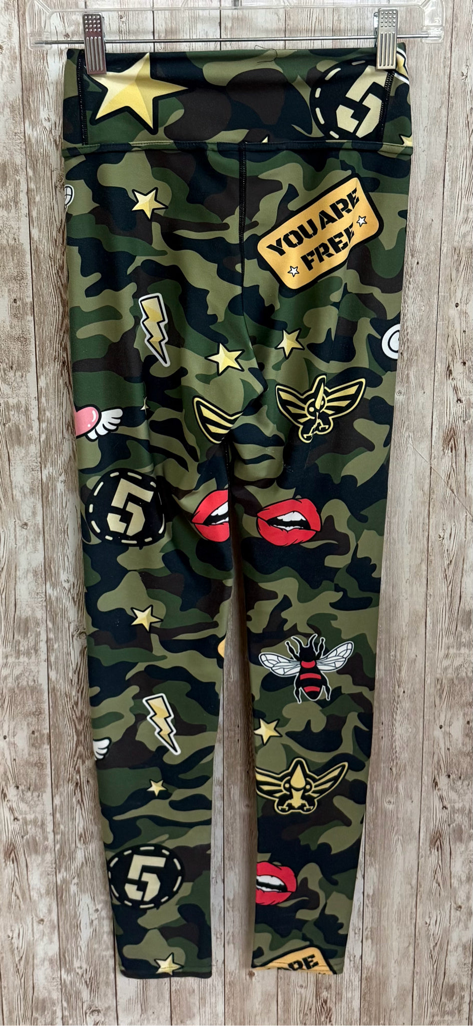 Size S FIERCEPULSE GREEN CAMO Leggings