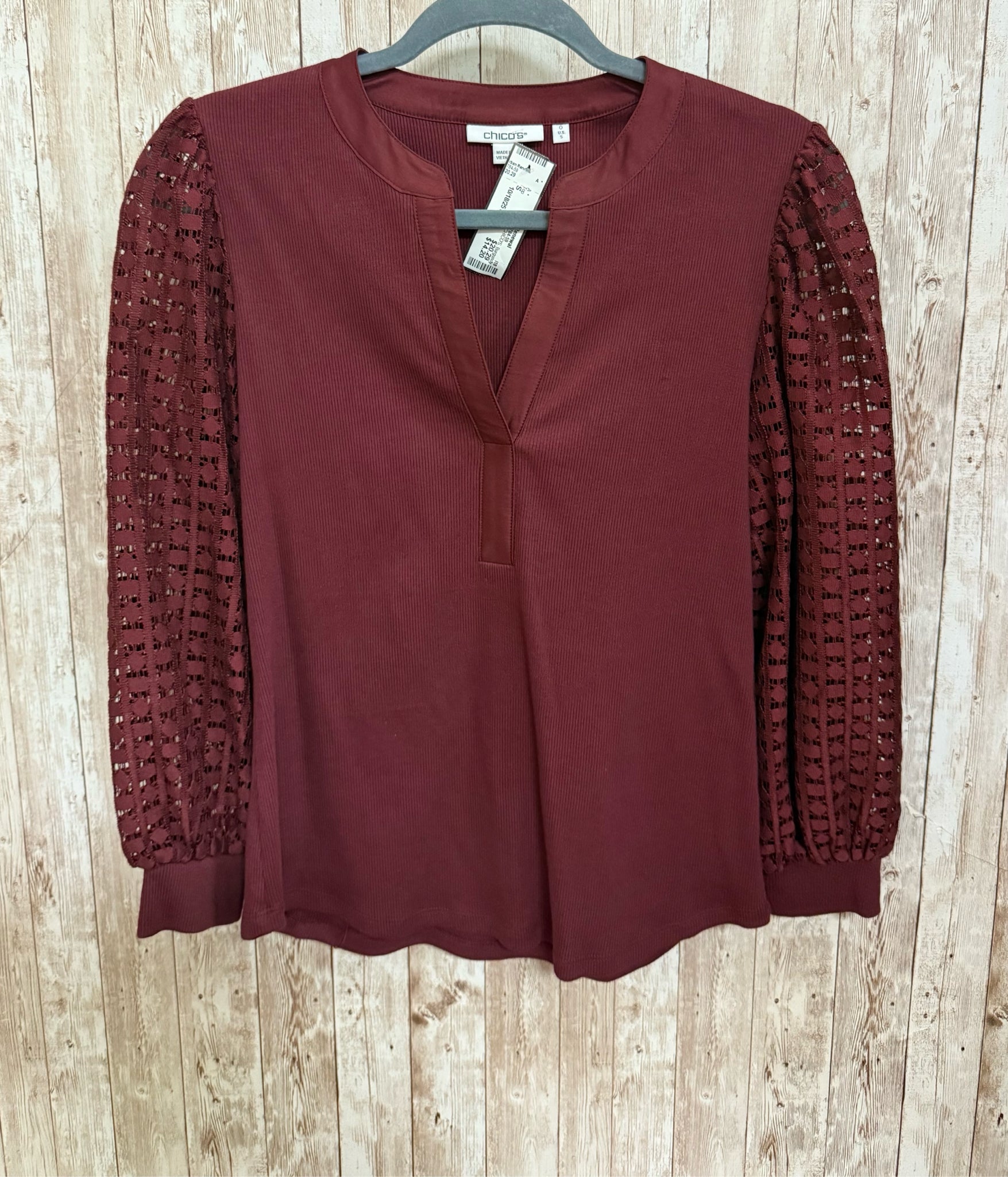 Size S CHICO'S Burgundy Top