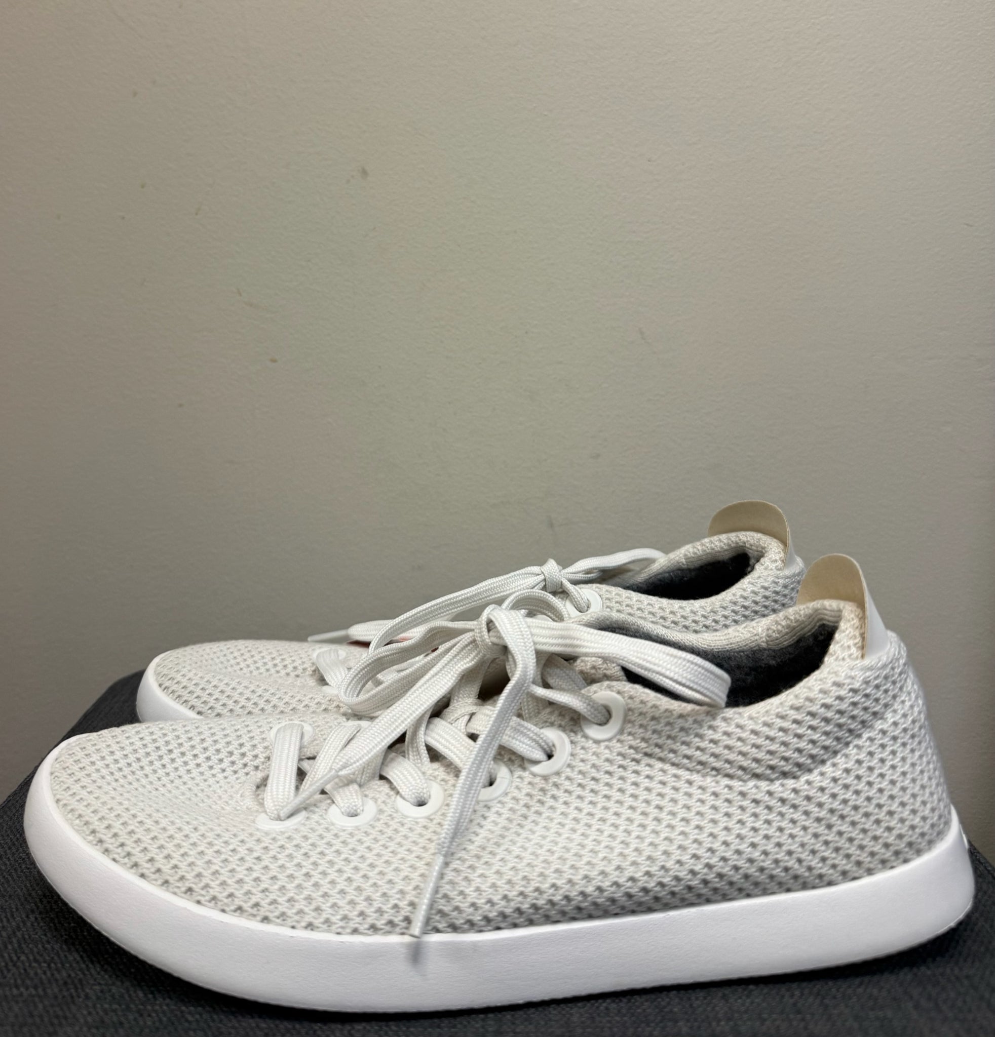 9 ALLBIRDS White Sneakers