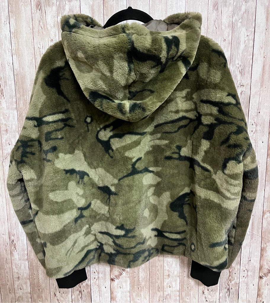 ROMEO & JULIET Size M GREEN CAMO Jacket