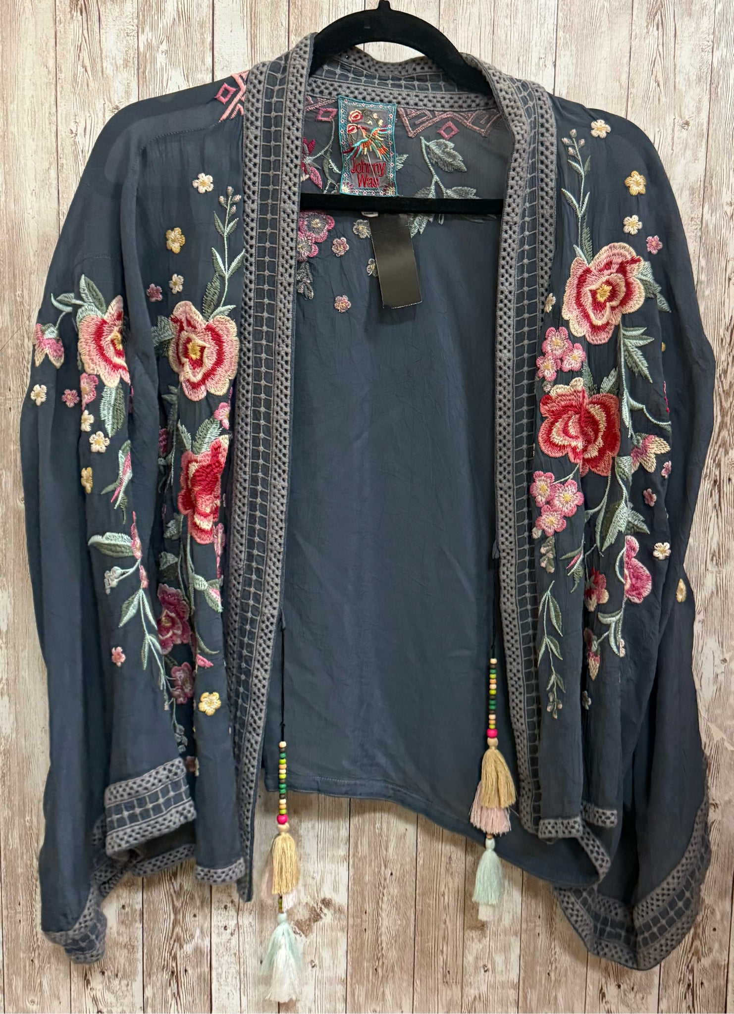 JOHNNY WAS grey print Wrap