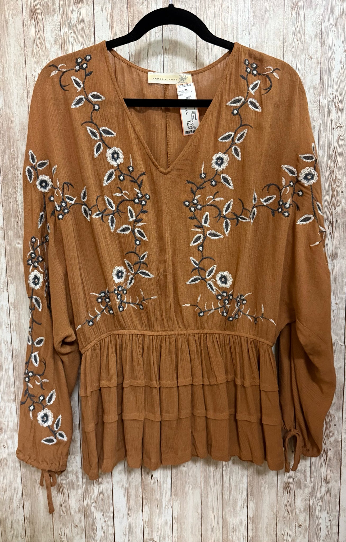 Size M MAGNOLIA SOUTH BROWN FLORAL Top