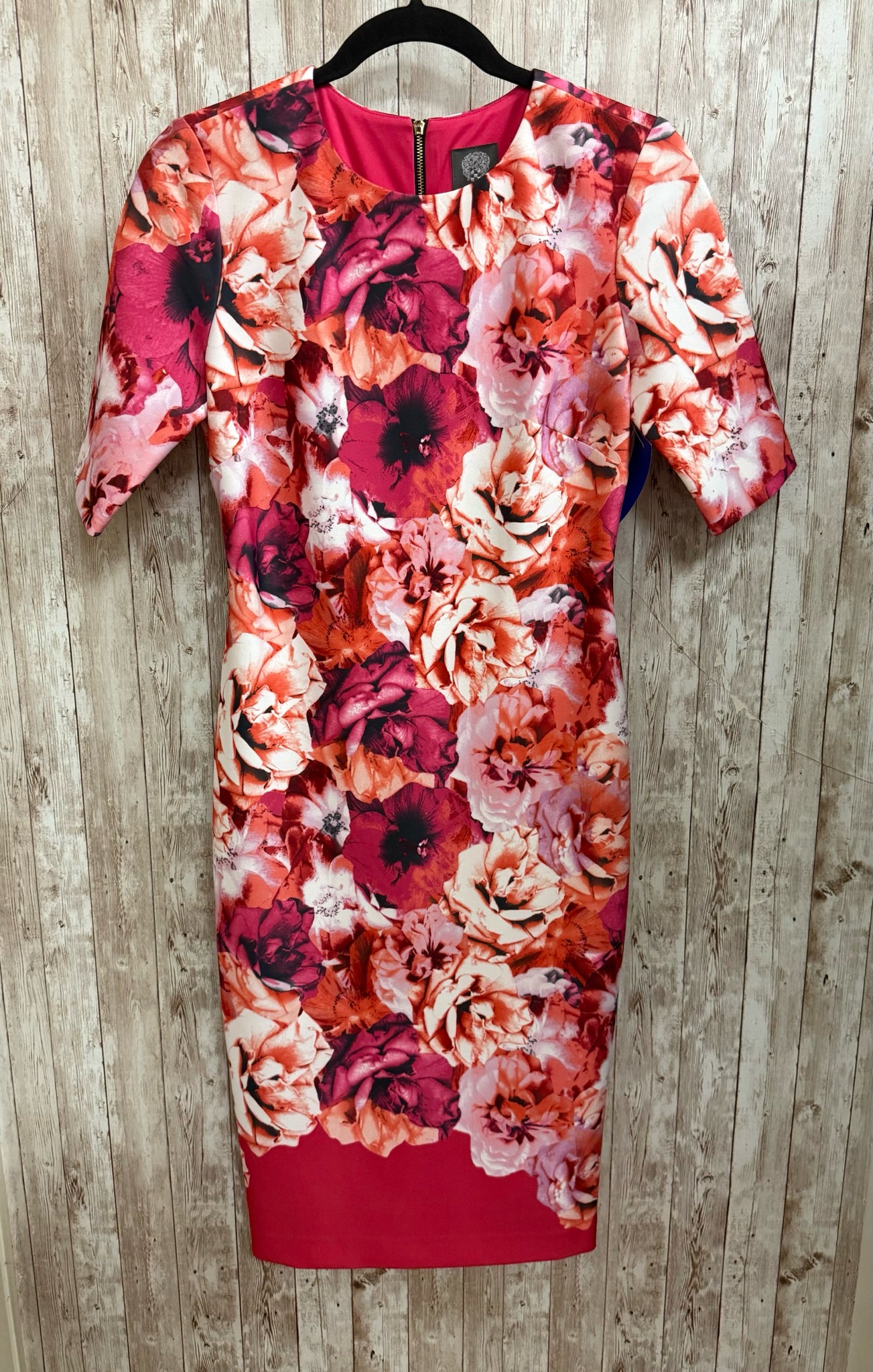 Size 6 VINCE CAMUTO FUSCHIA FLORAL Dress