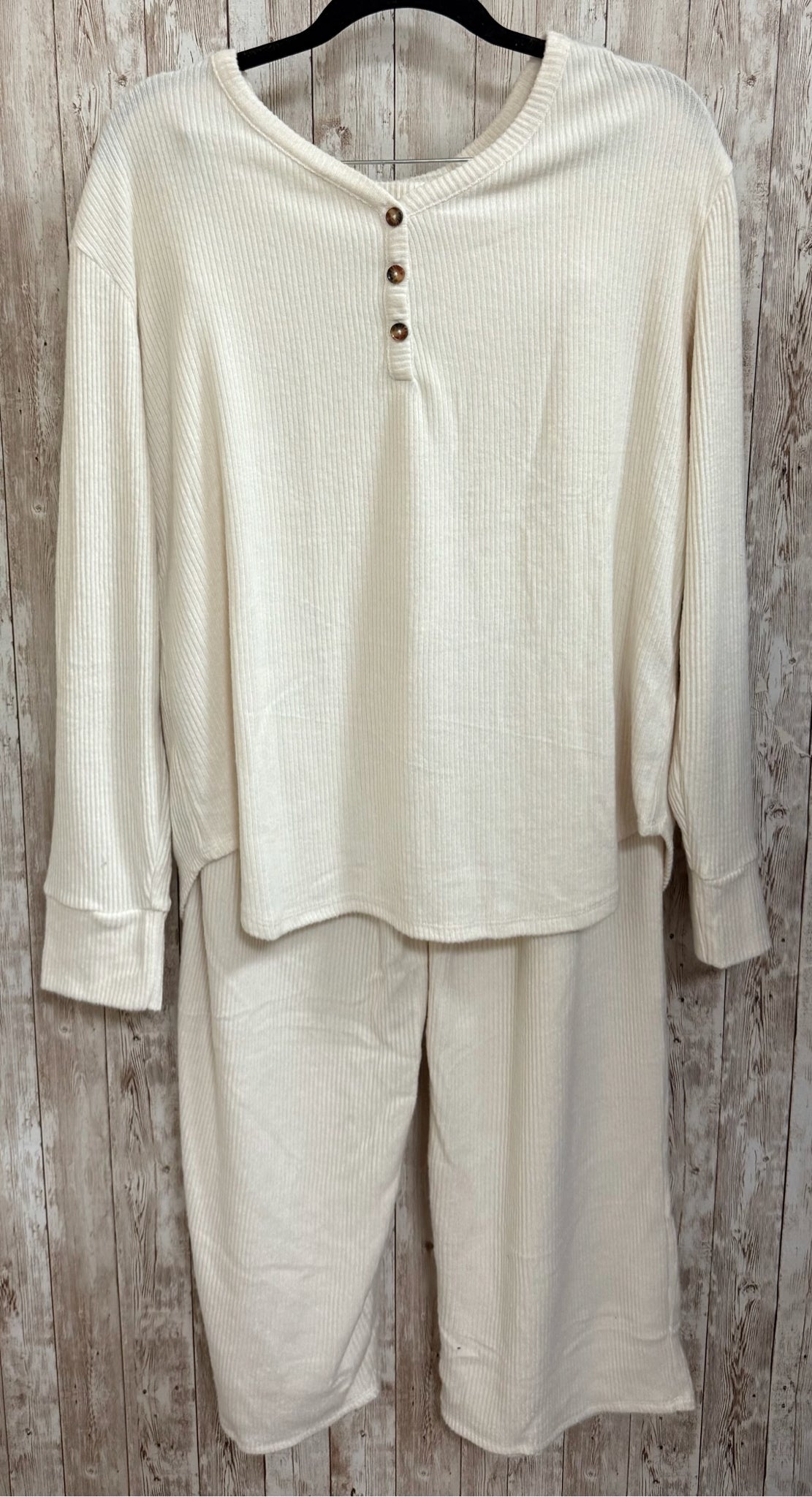 Size M KOOLABURRA Cream 2 PC PANT SET