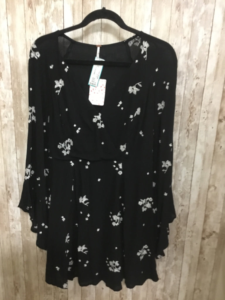 FREE PEOPLE Size 6 BLACK AND WHITE FLORAL Dress