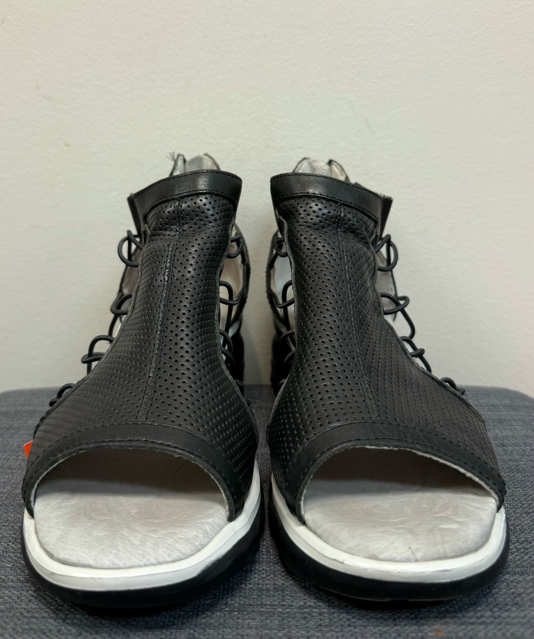7.5 JAMBU Black SHOES