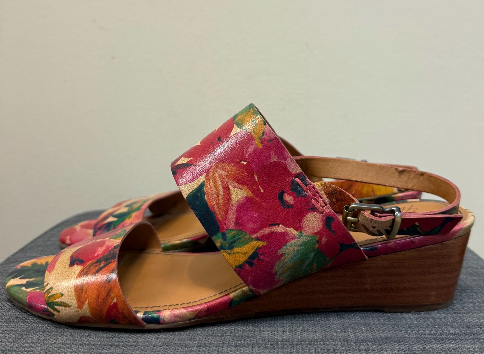 9.5 PATRICIA NASH RED FLORAL Wedges