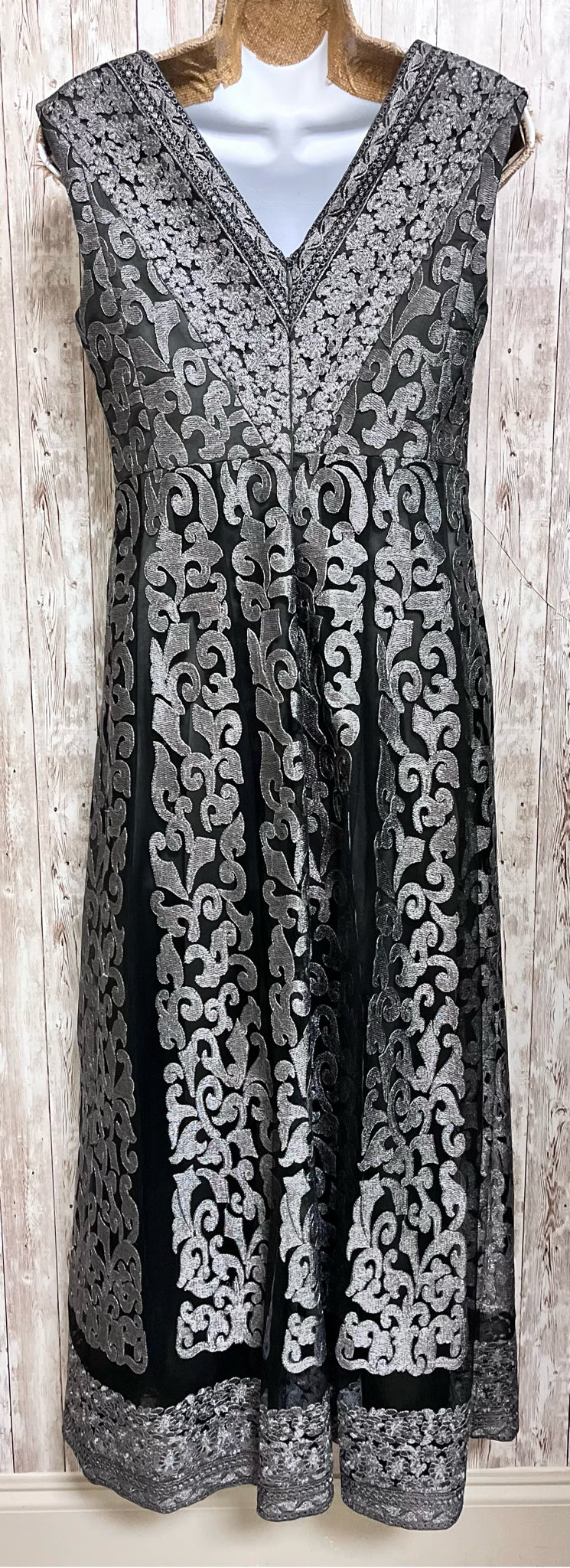 Size 6 KAY UNGER GREY AND BLACK Dress