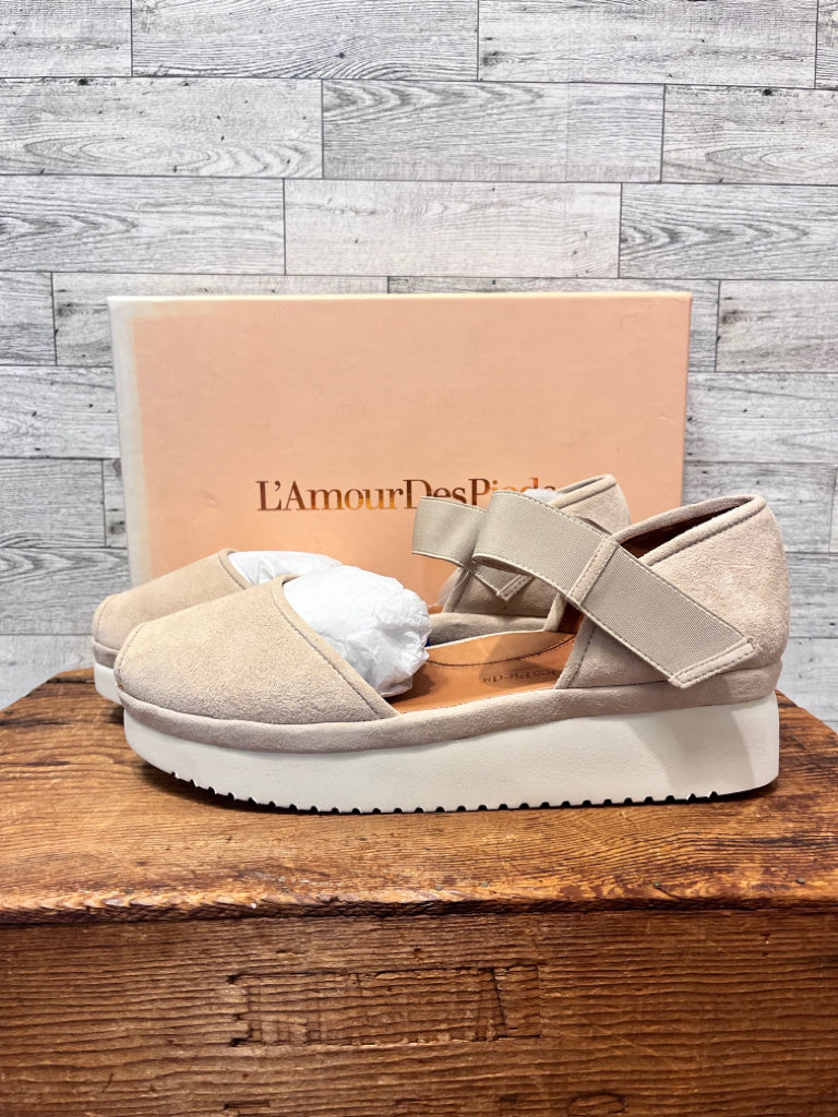 L'AMOURDESPIEDS 11 BEIGE SUEDE Sandals