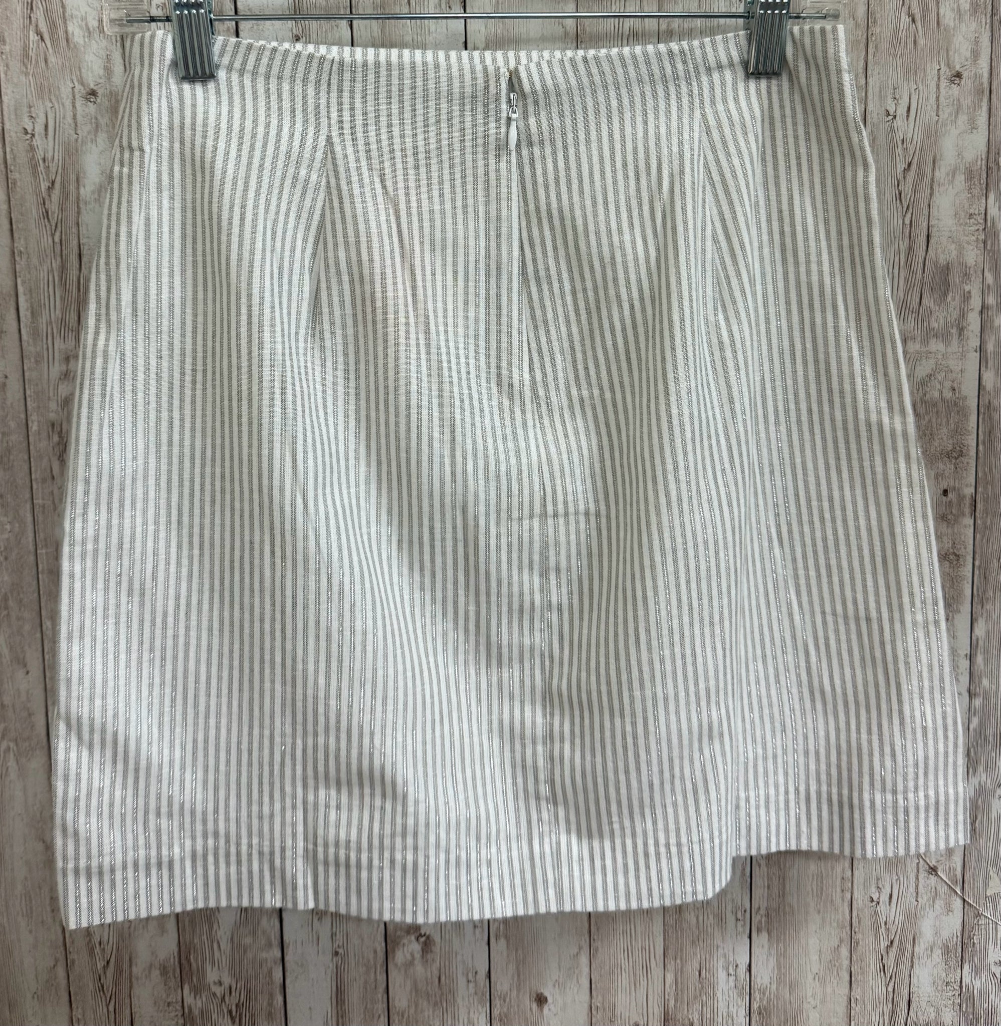 Size 00 J CREW WHITE AND SILVER Skirt
