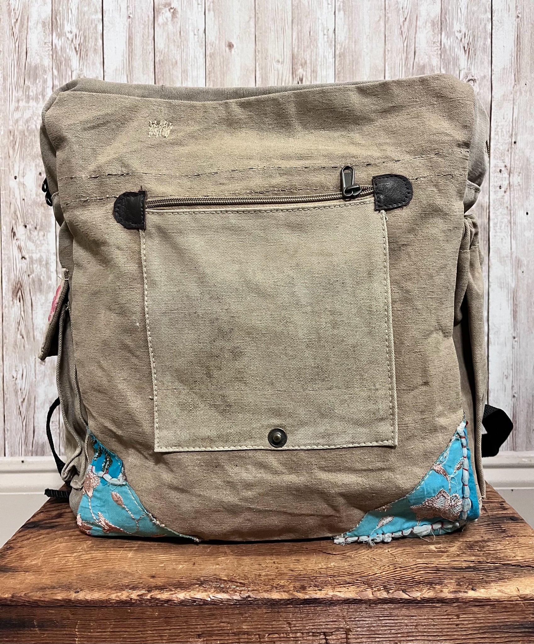 VINTAGE ADDICTION BackPack