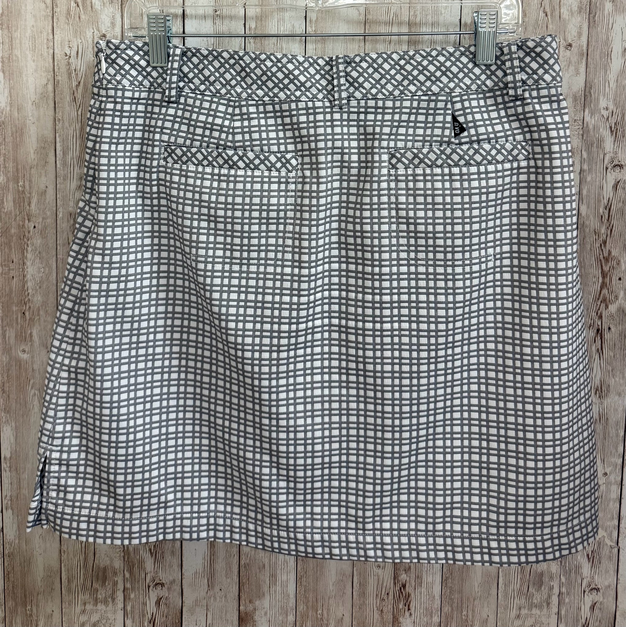 Size 8 NIVO WHITE AND GREY PRINT skort