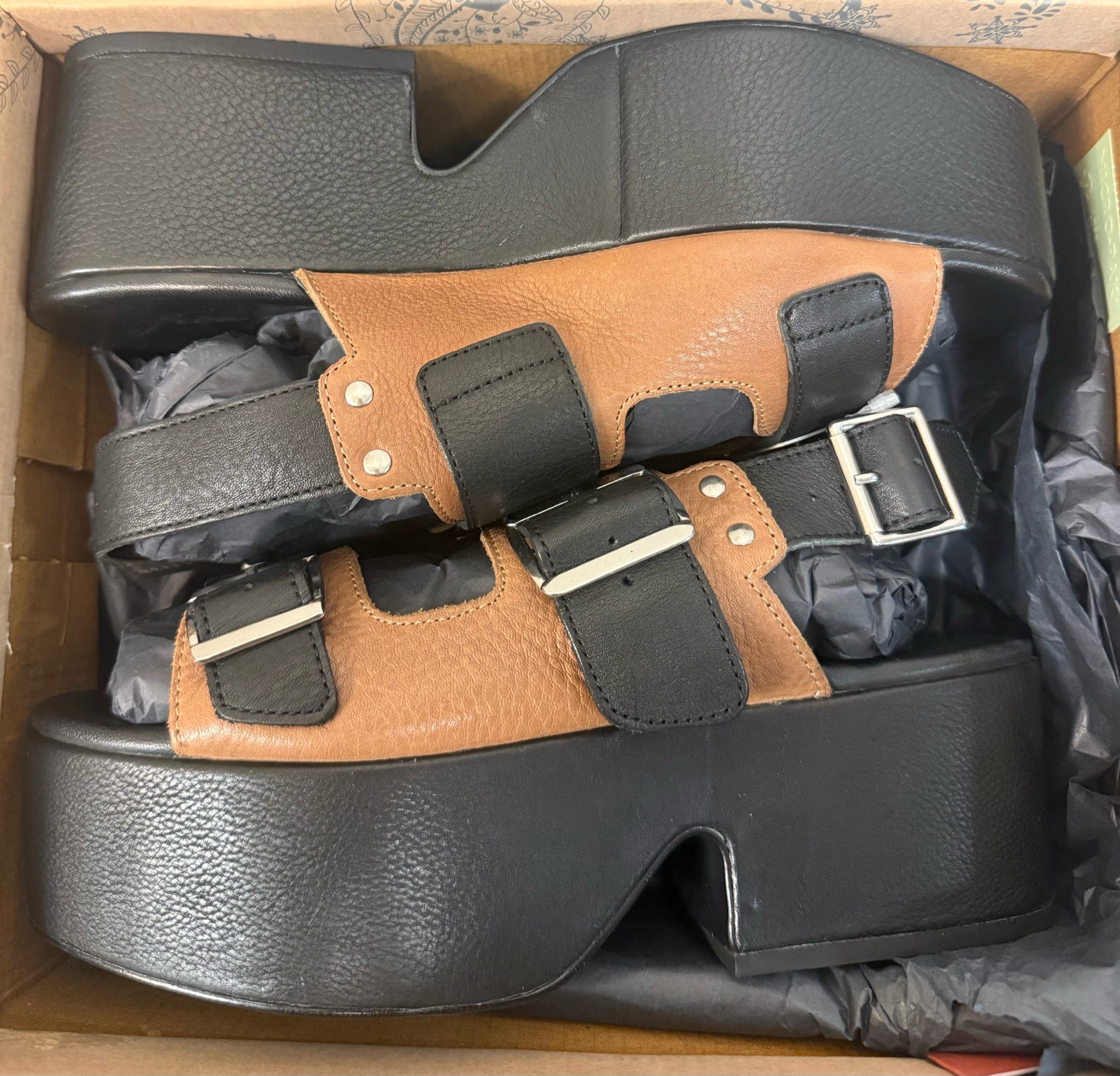 FREE PEOPLE 7.5/8 BLACK AND BROWN Sandals