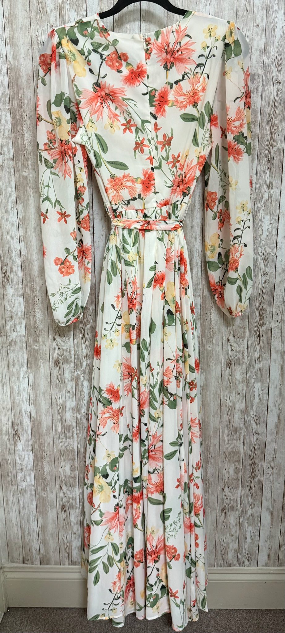 CHAMPAGNE & STRAWBERRY Size M CREAM FLORAL Dress
