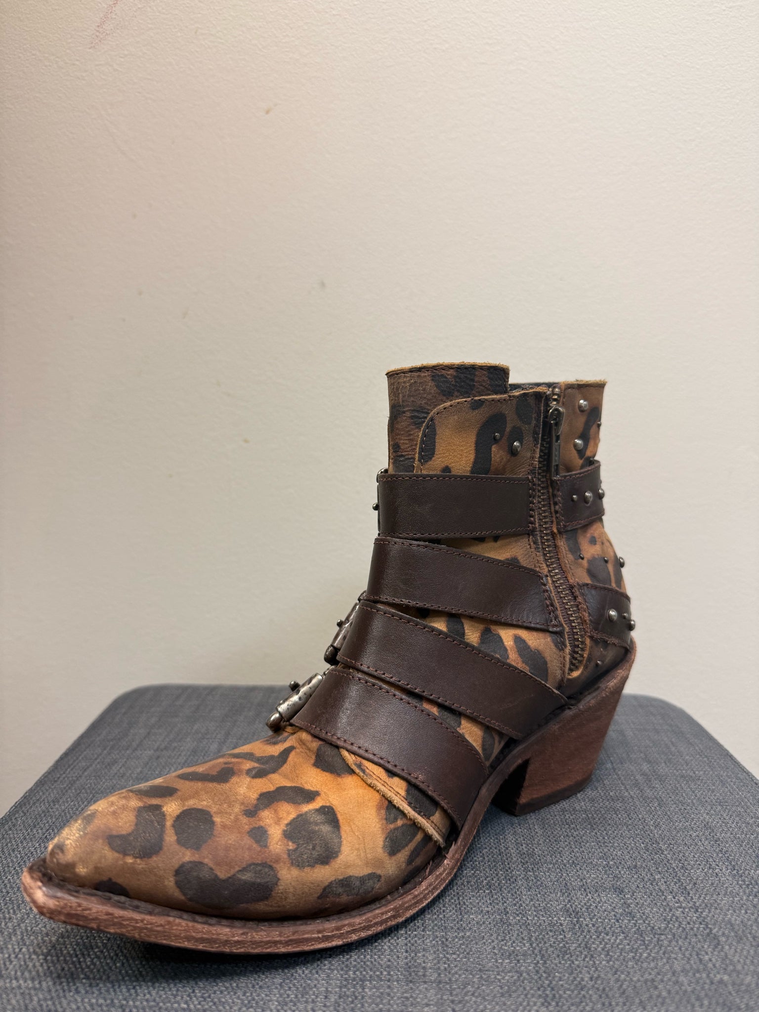 8.5 LIBERTY BLACK Animal Print Boots