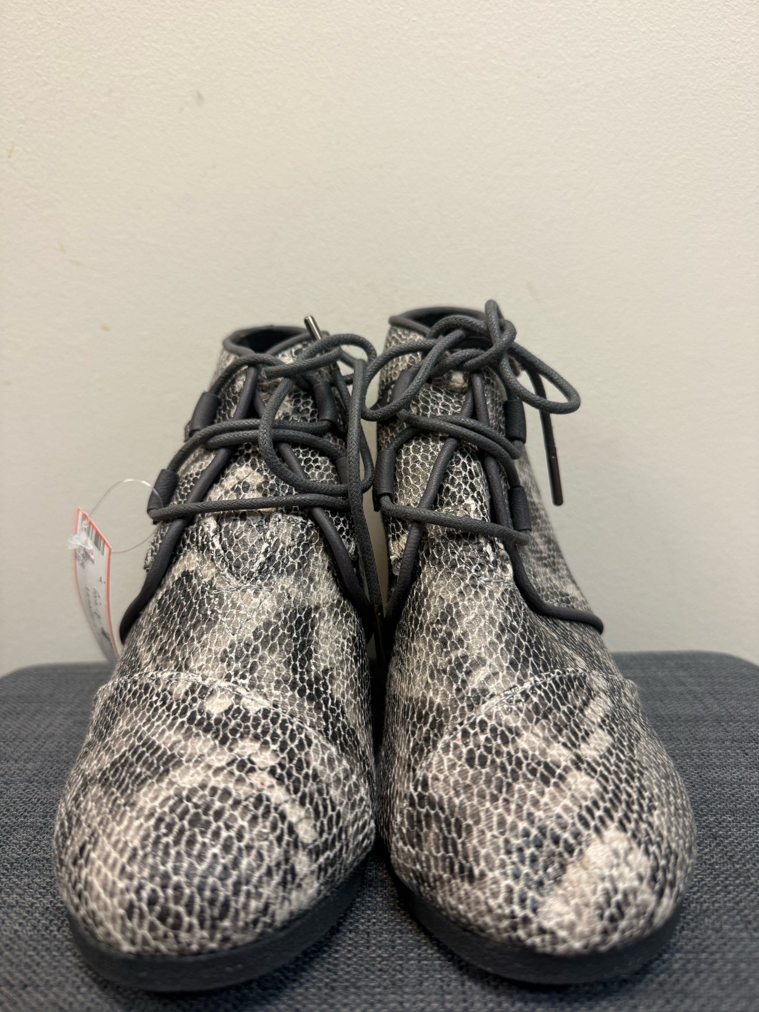 7 TOMS SNAKE Boots
