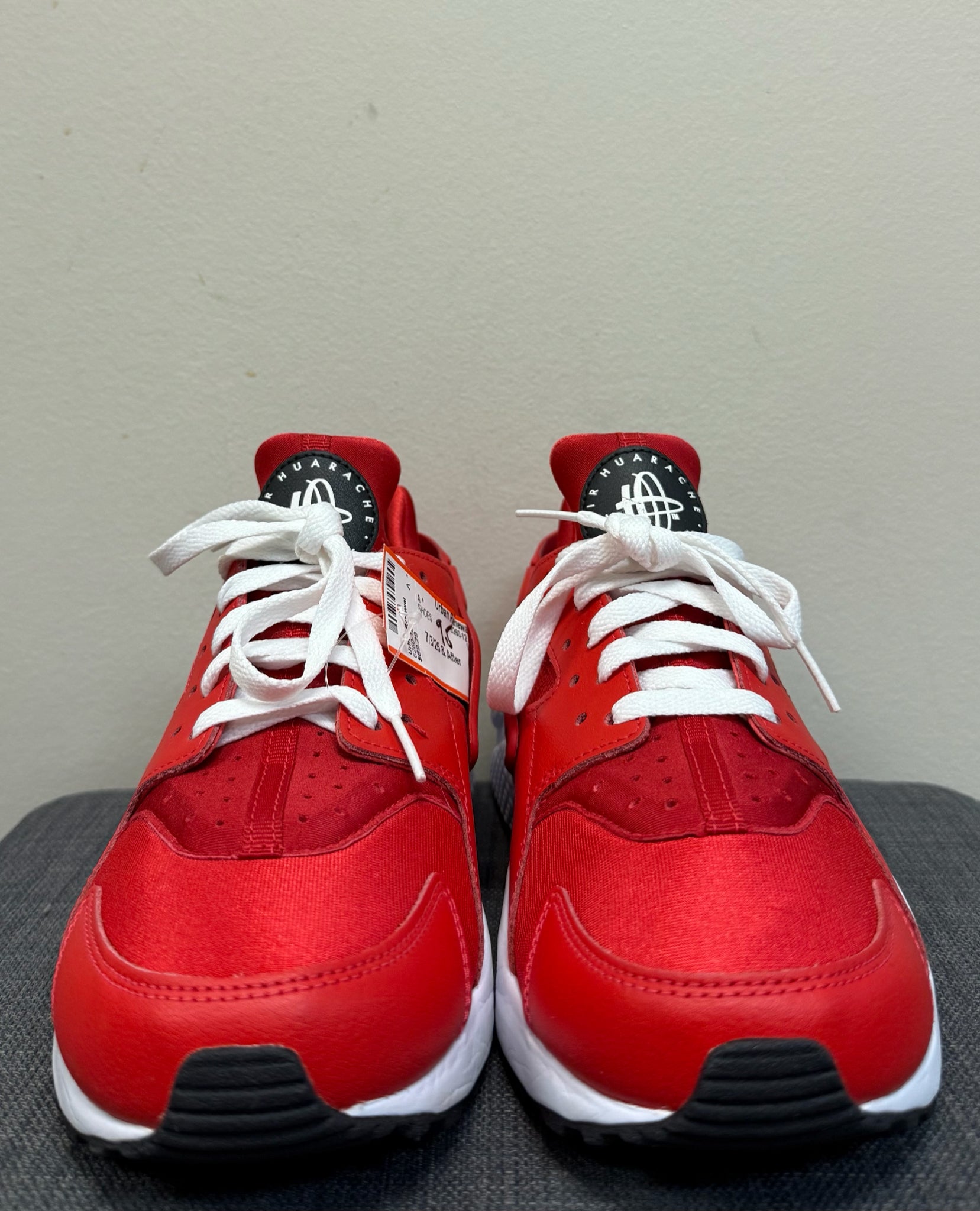 9.5 NIKE Red SHOES