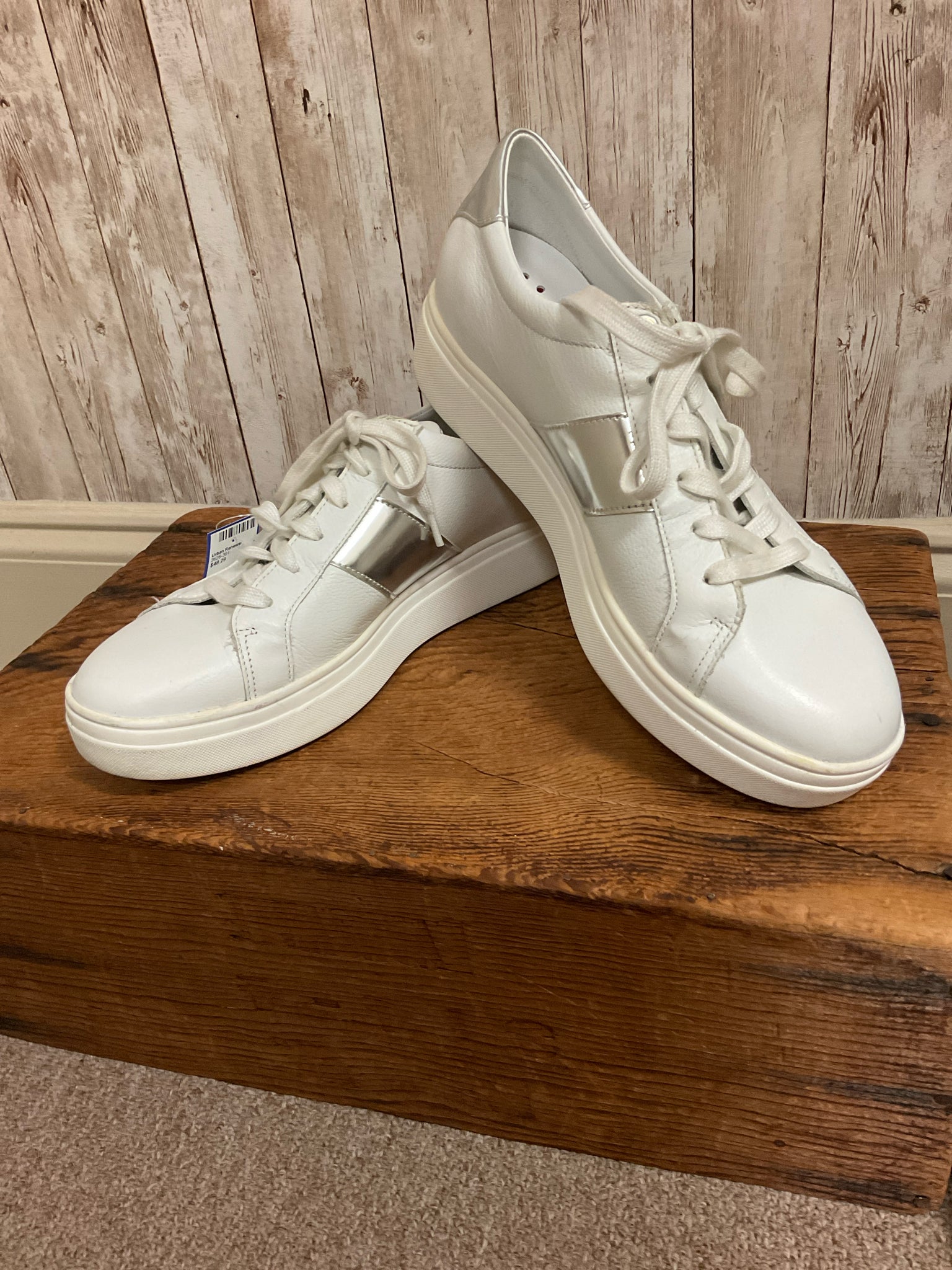 9 MEPHISTO WHITE AND SILVER SHOES