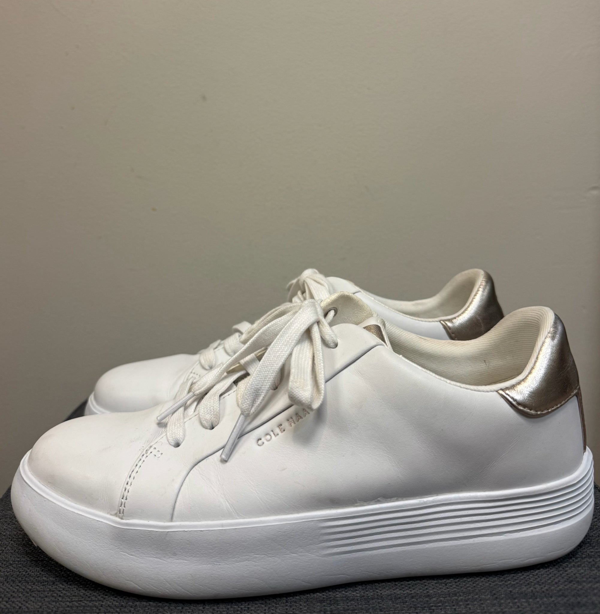9 COLE HAAN White SHOES