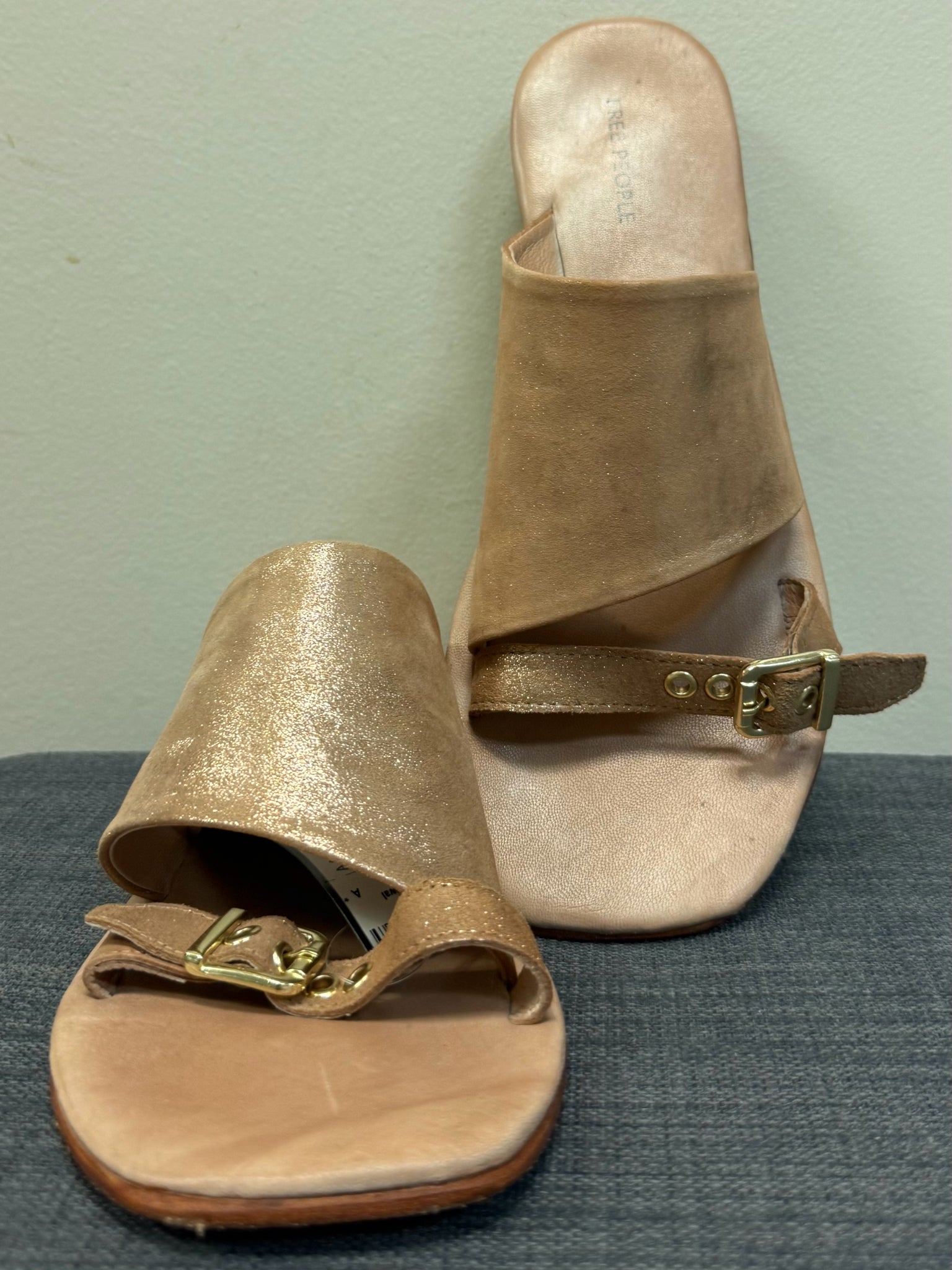 7 FREE PEOPLE ROSE GOLD Sandals