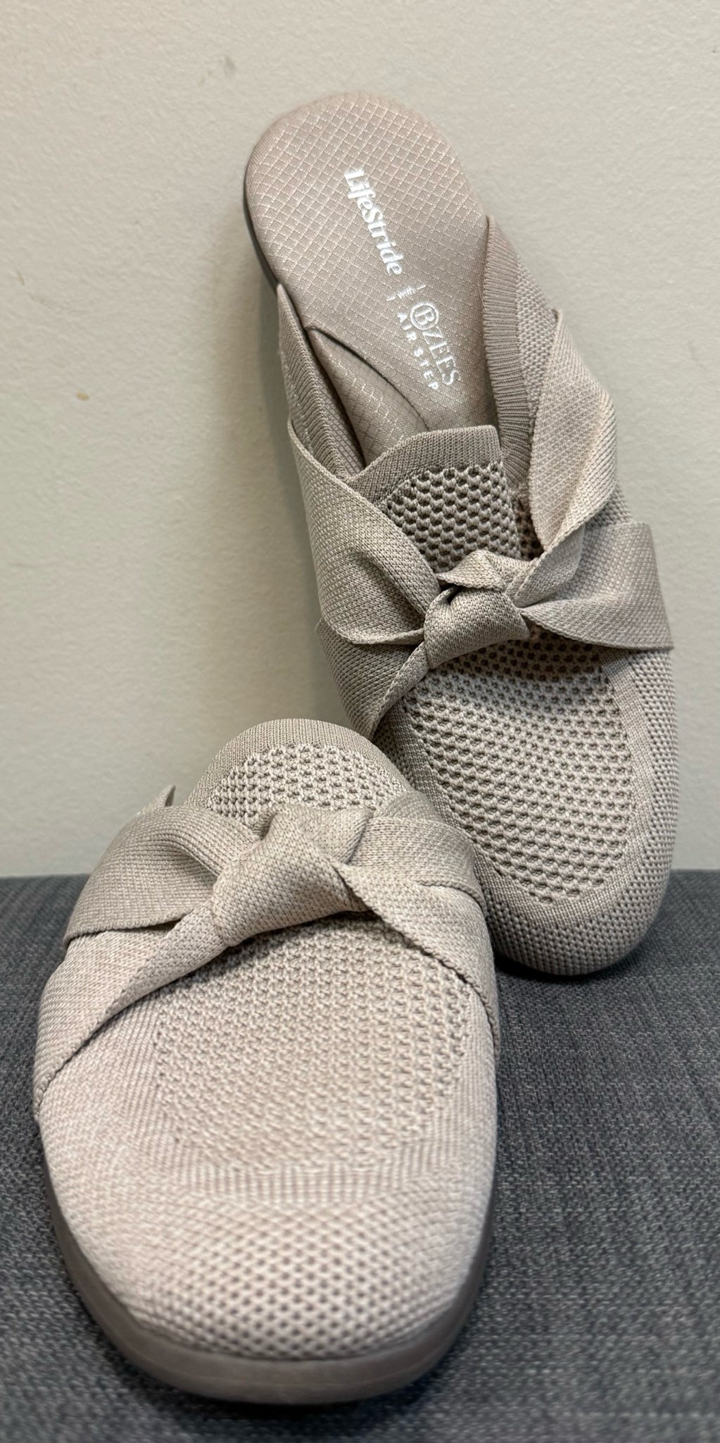 8 LIFESTRIDE Taupe SHOES