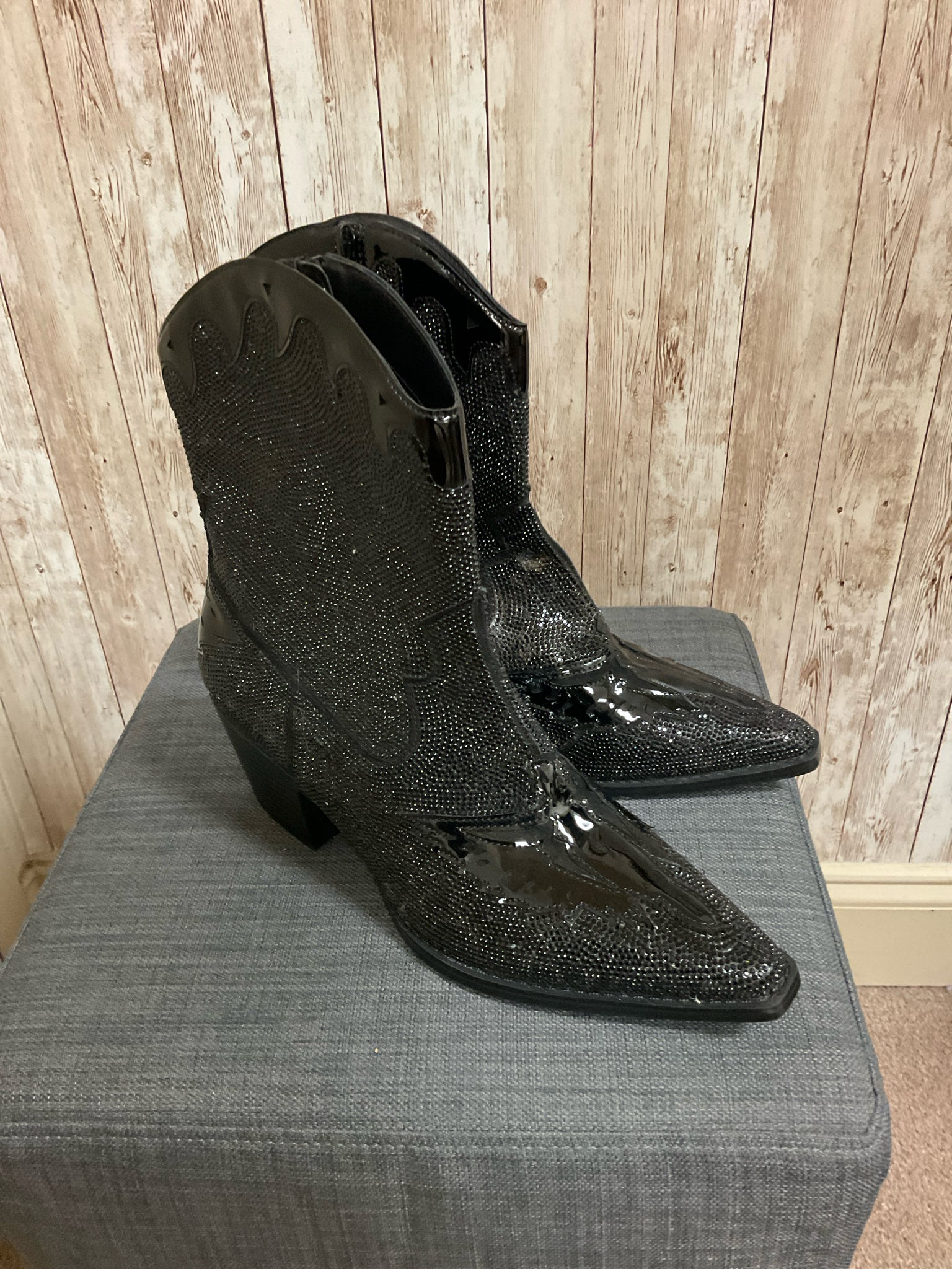 10 WILD PAIR Black Boots