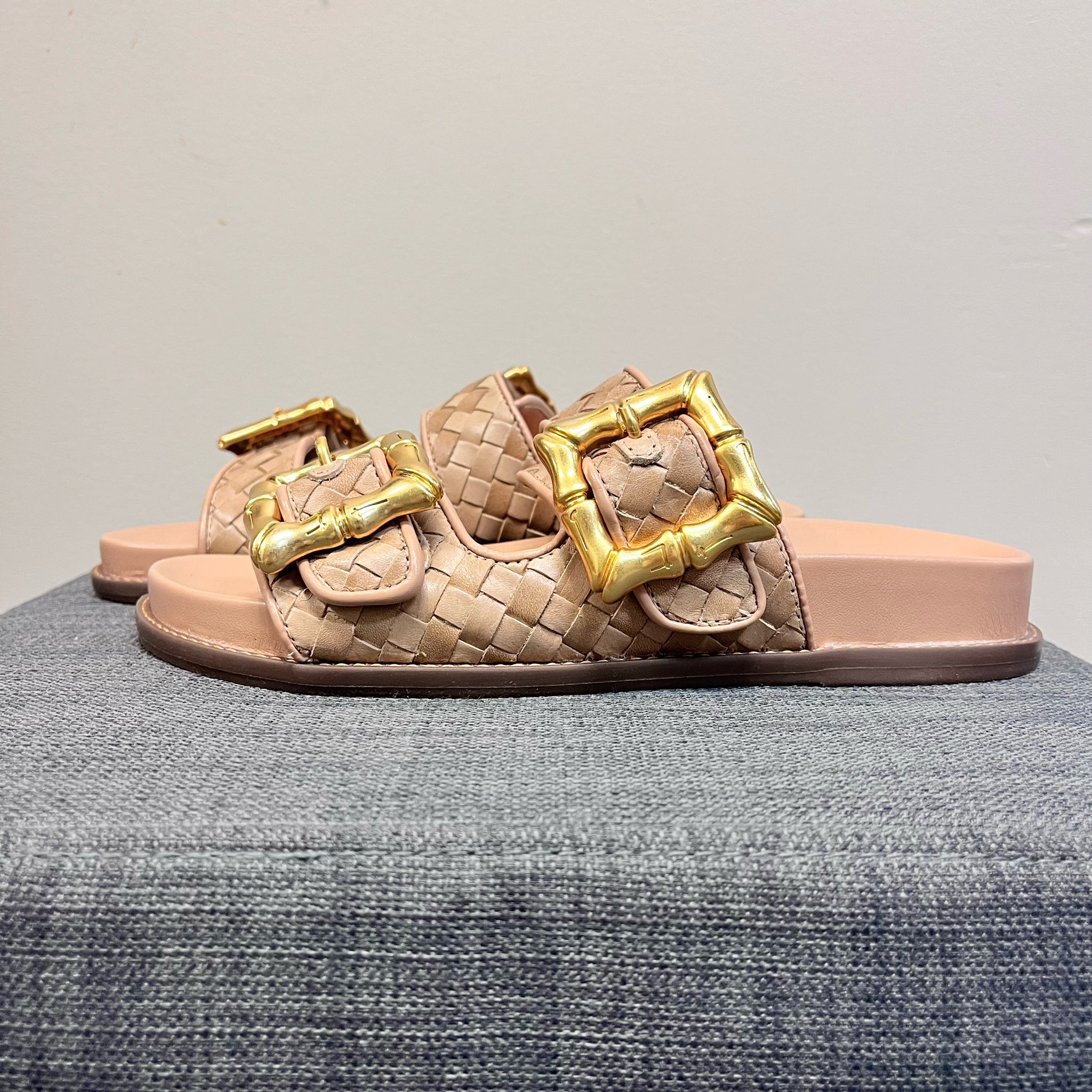 7.5 SCHUTZ Tan Sandals