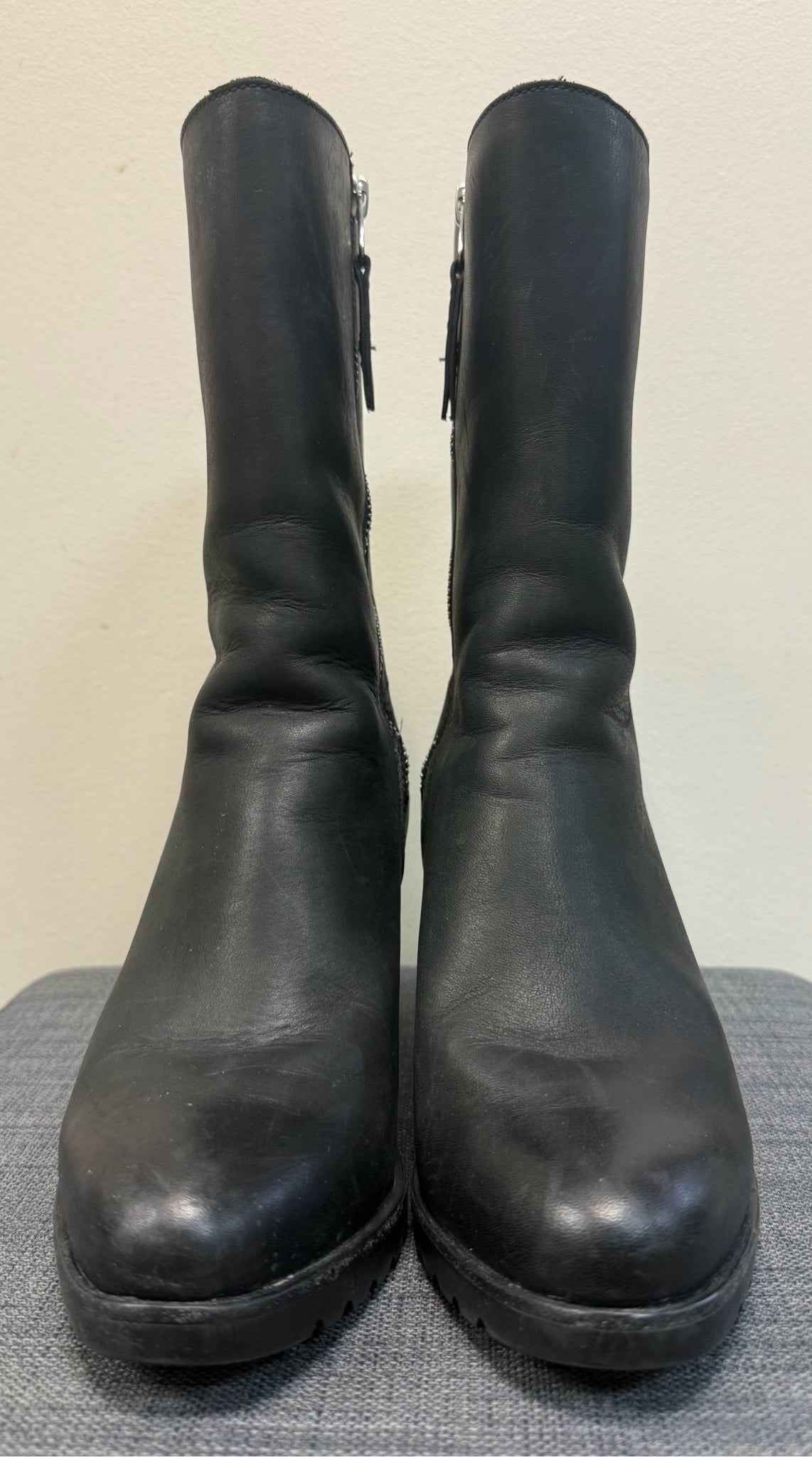 8 SOREL Black Boots