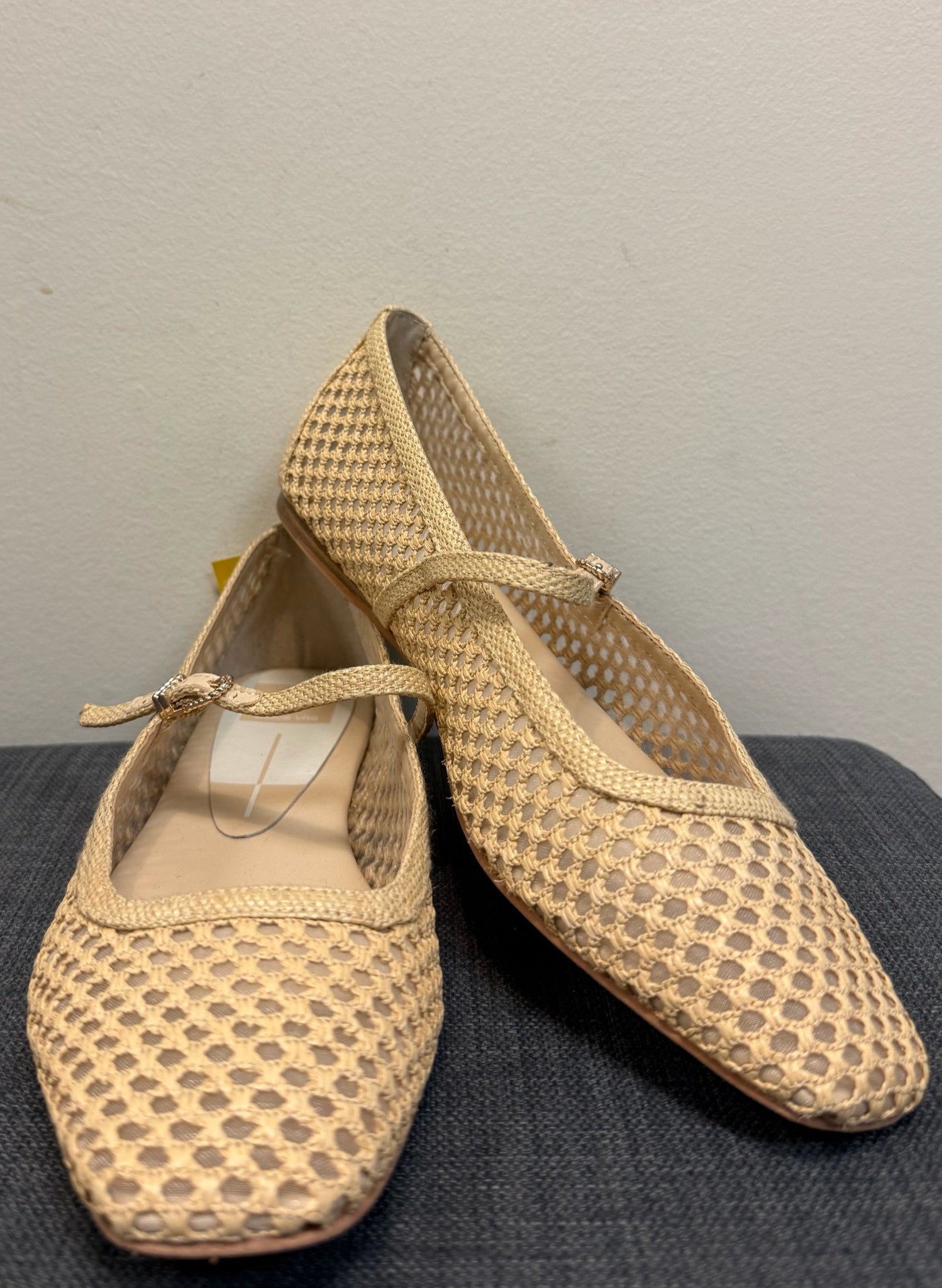 8.5 DOLCE VITA SAND SHOES