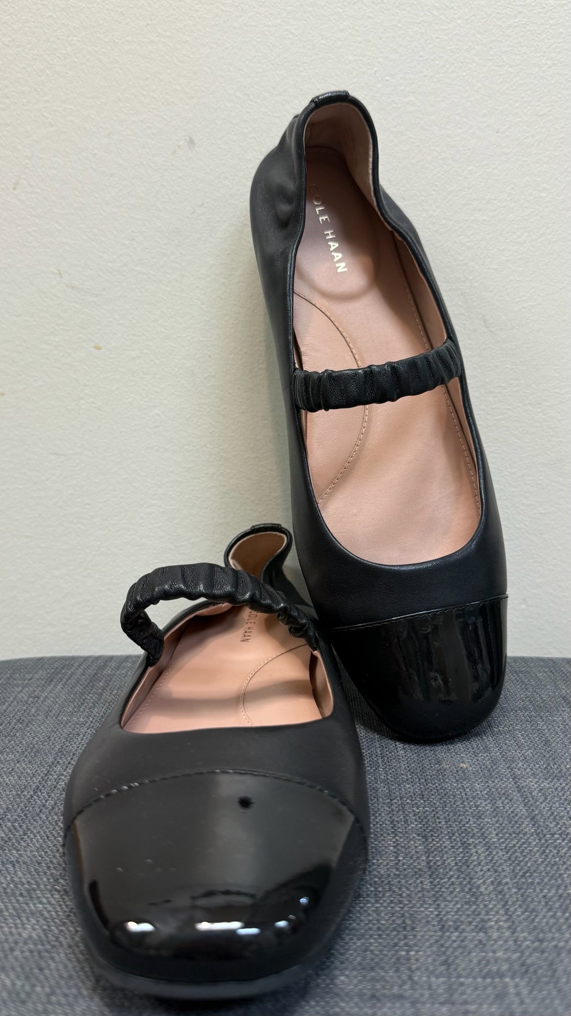 10 COLE HAAN Black SHOES