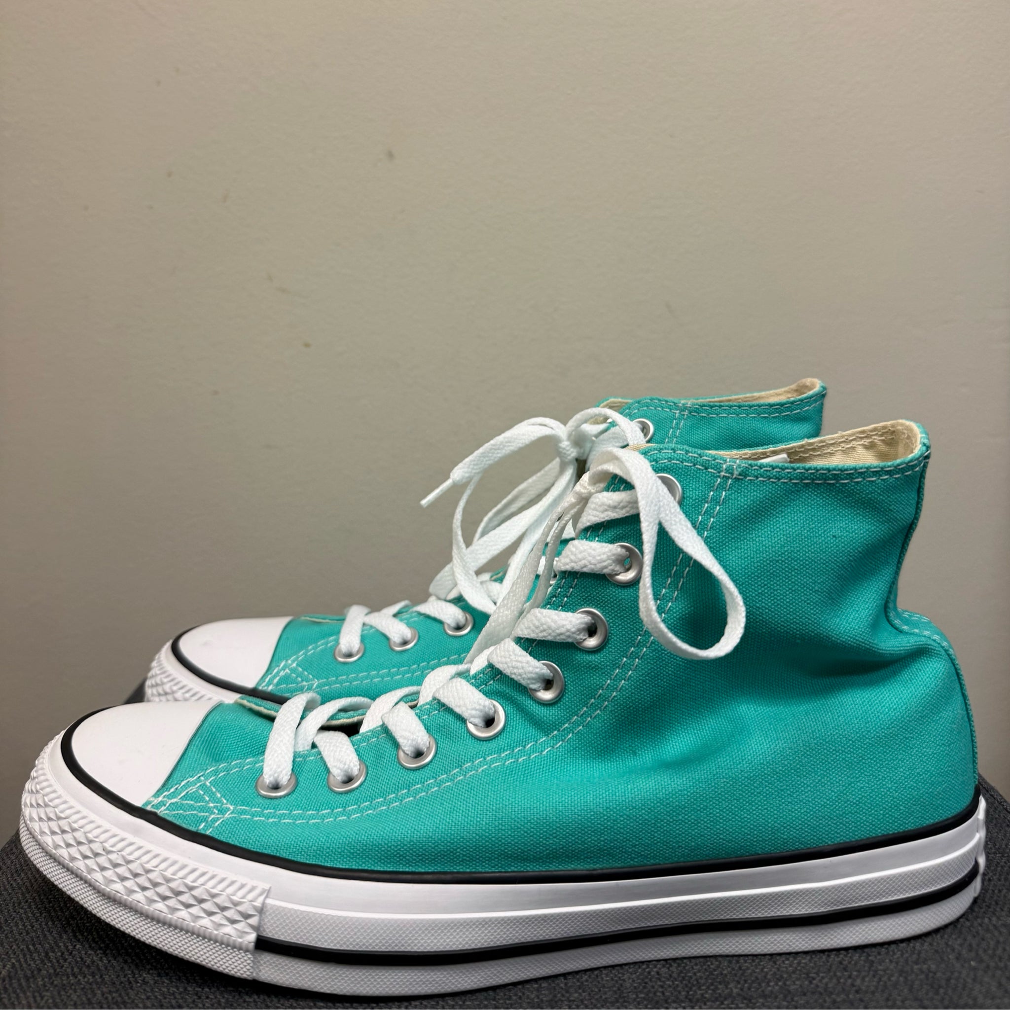 9.5 CONVERSE Green SHOES