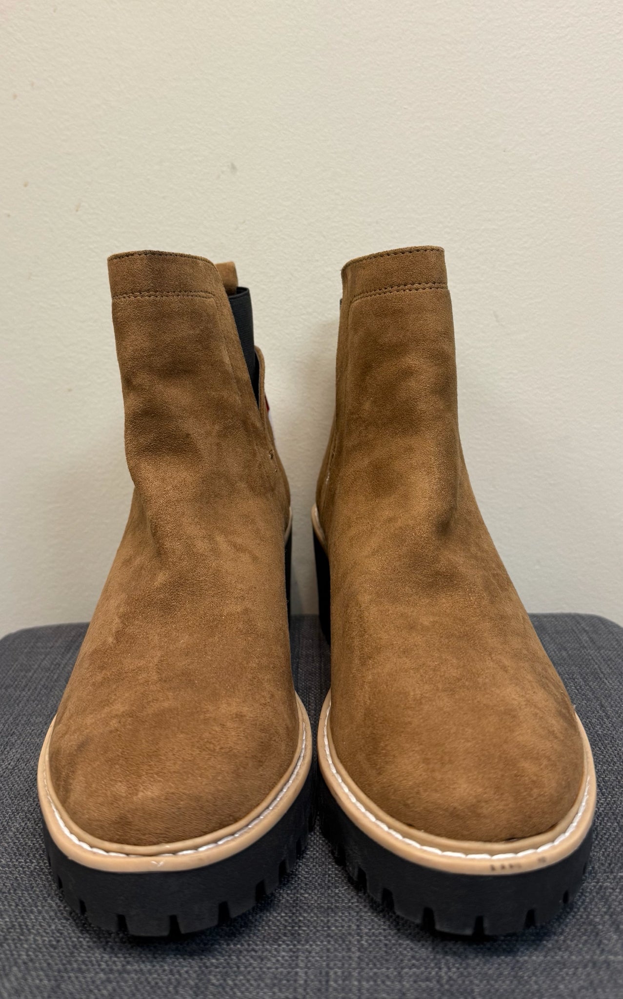 10 DOLCE VITA TAN SUEDE Boots