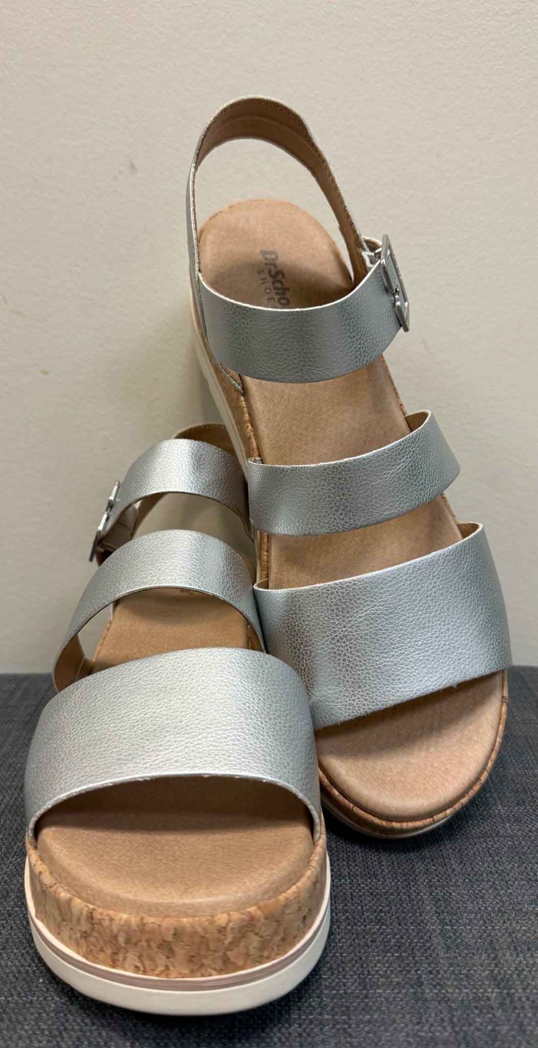 10 DR SCHOLL'S Silver Wedges