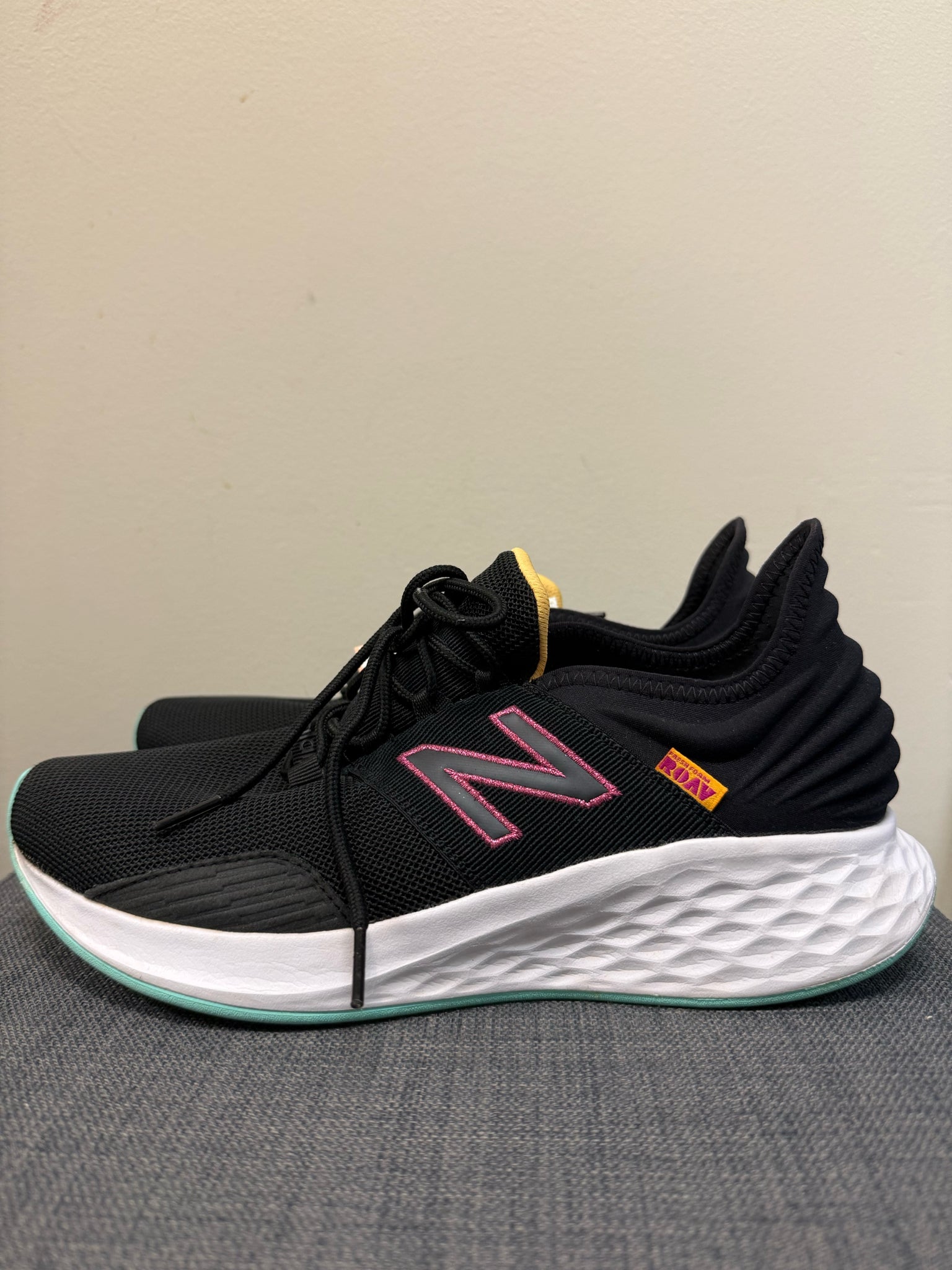 NEW BALANCE 10 Black Sneakers