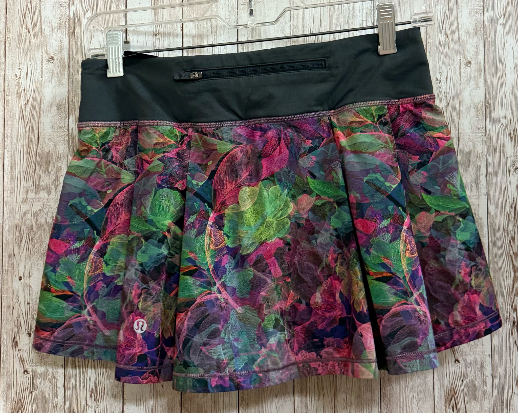 Size 4 LULULEMON GREY AND PINK skort