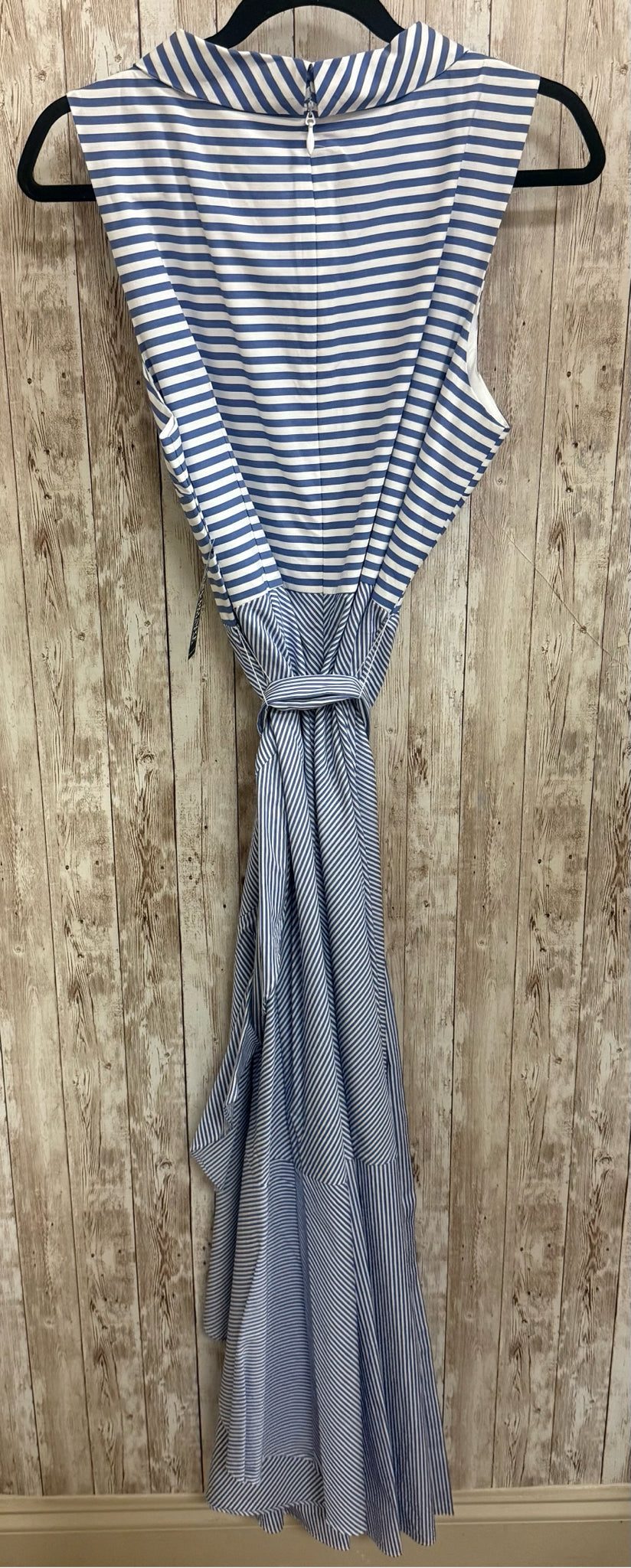 Size 10 NEW YORK & COMPANY BLUE AND WHITE Dress