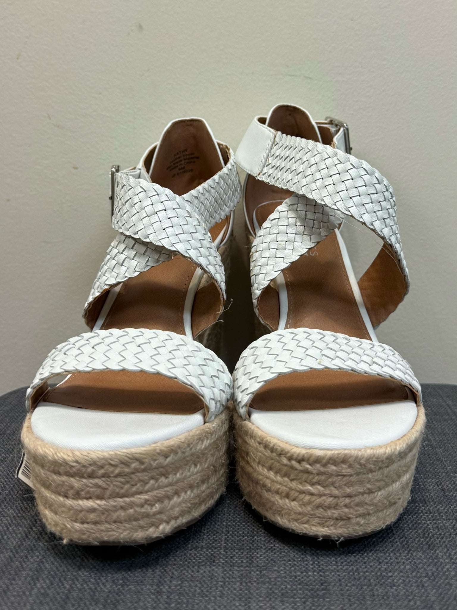9 AEROSOLES White SHOES