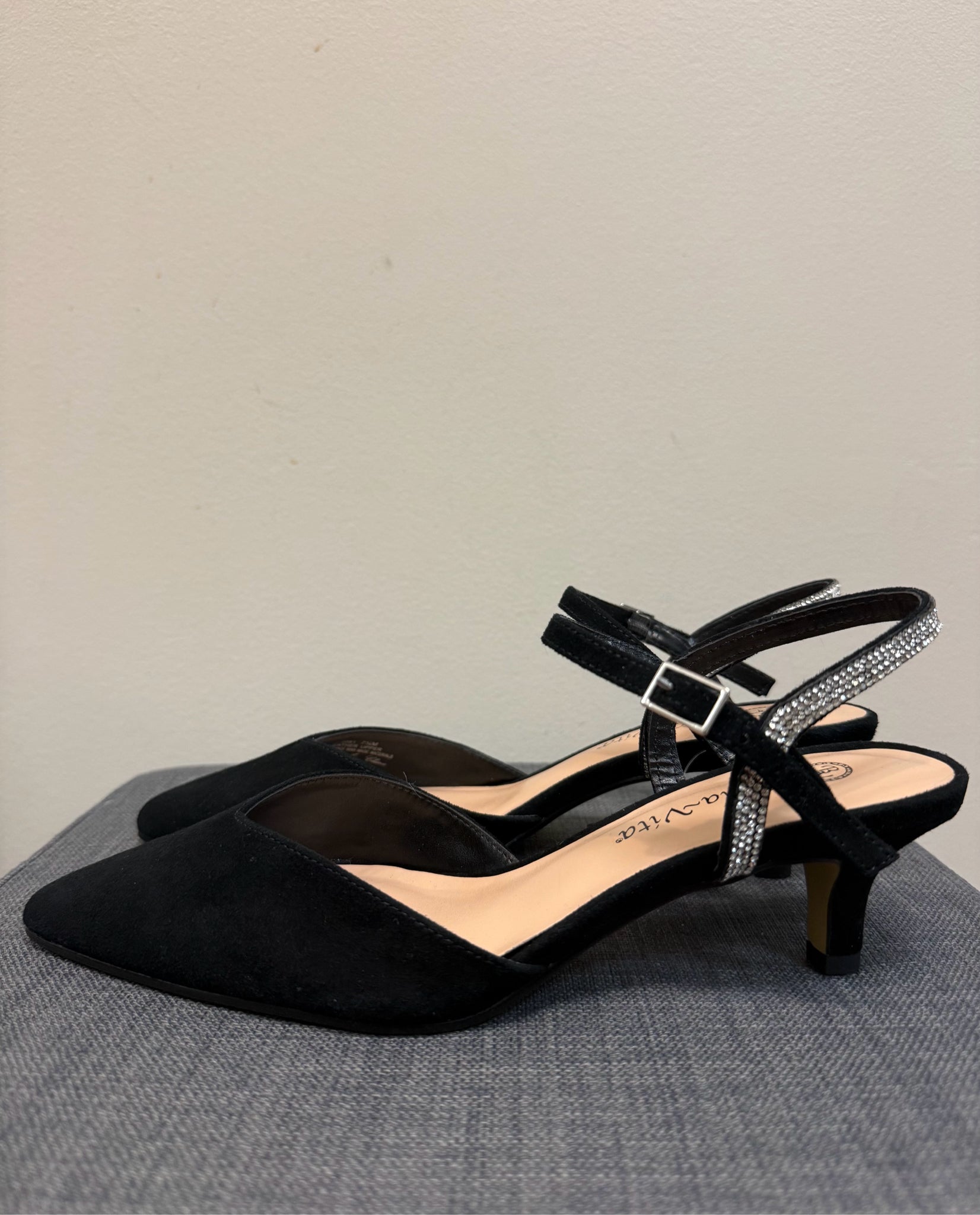 BELLA VITA Black and Silver 7.5 SHOES