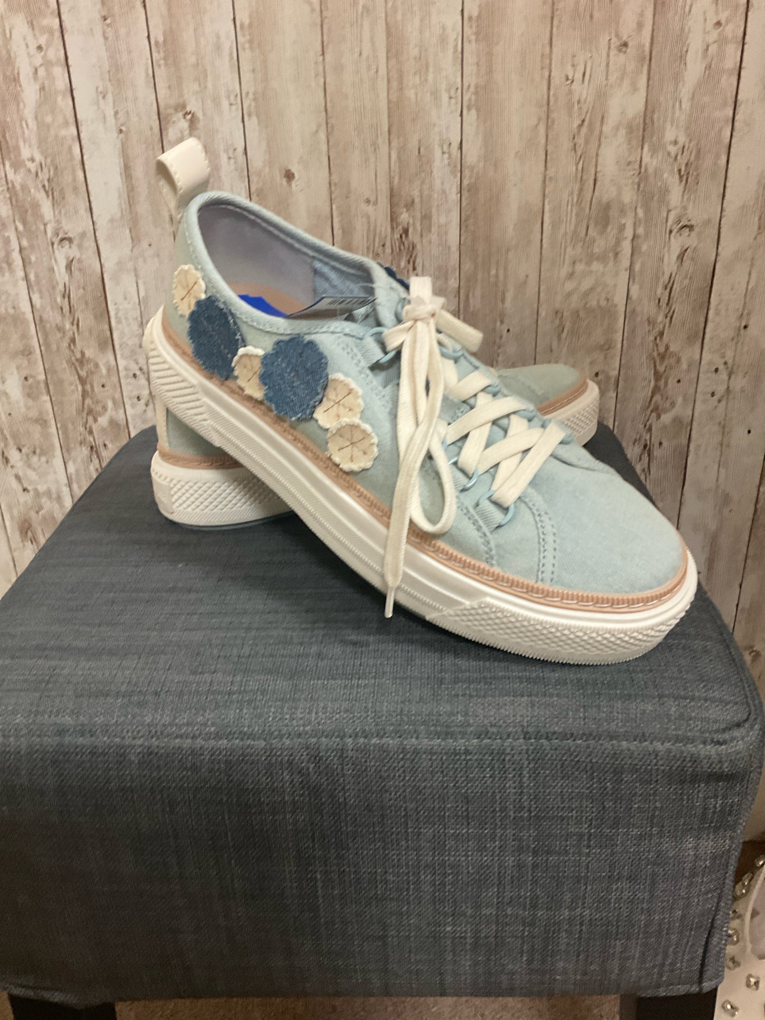 7.5 DOLCE VITA BLUE DENIM Sneakers