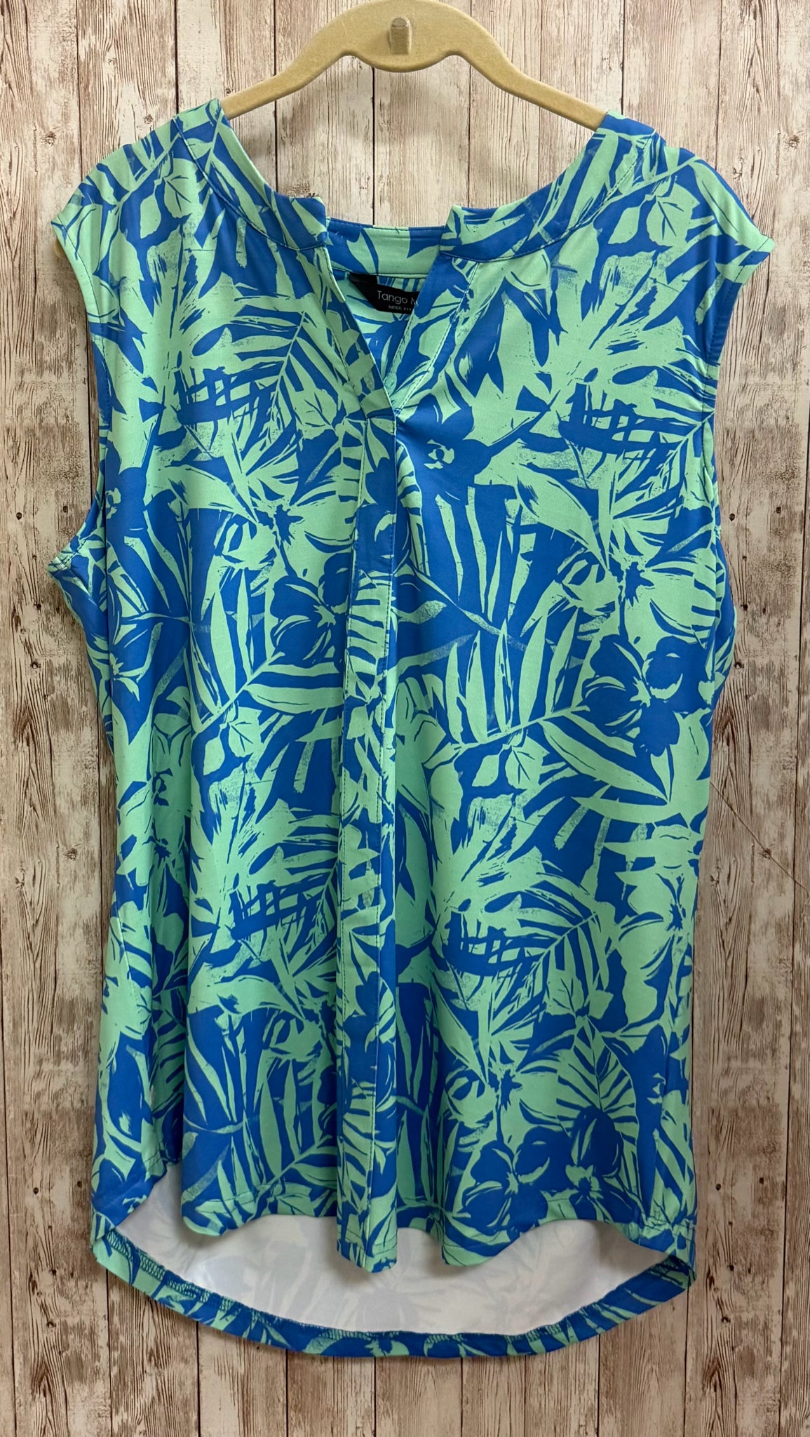 Size L TANGO MANGO BLUE AND GREEN FLORAL Top